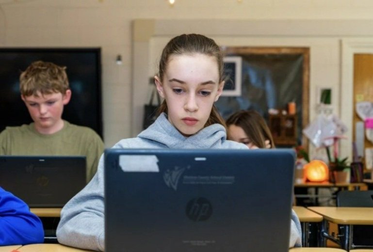 EDUCATION WEEK: Social Media Is Hurting Social-Emotional Skills. How 4 School Districts Are Fighting Back (Copy) (Copy)