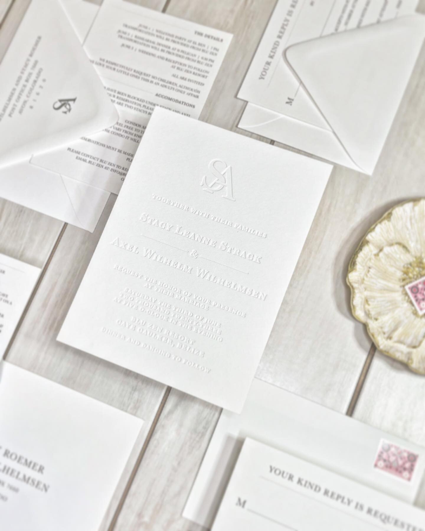 Modern meets timeless 🤍

I know I&rsquo;ve said it before, but I have a thing for texture 🥰 Buttery soft cotton paper + blind letterpress, ooh I wish you could hold this invite in your hand