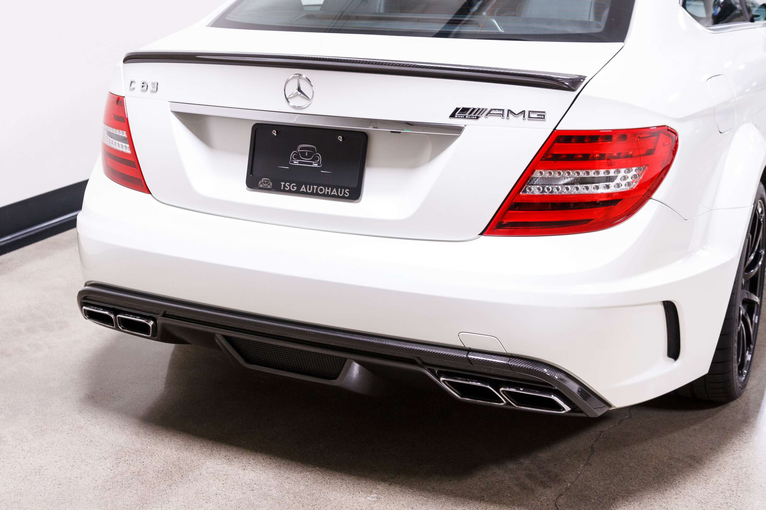 C63BLACKSERIES-23.jpg