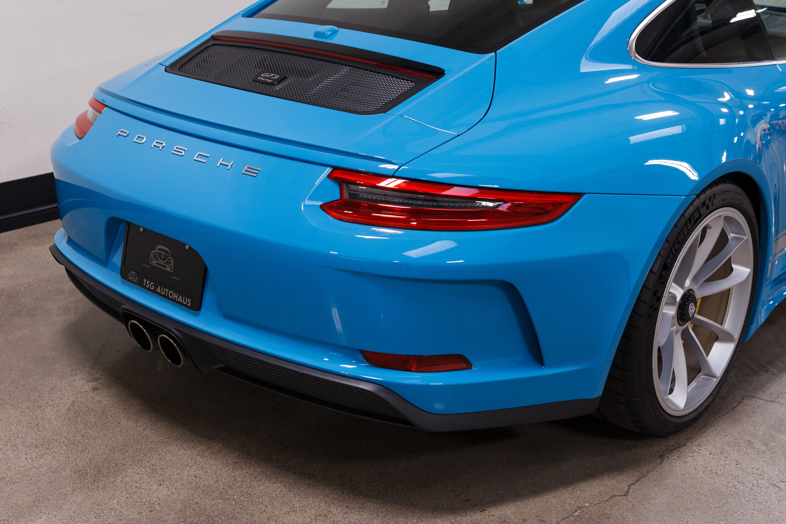 2019 Porsche GT3 Touring Miami Blue-30.jpg