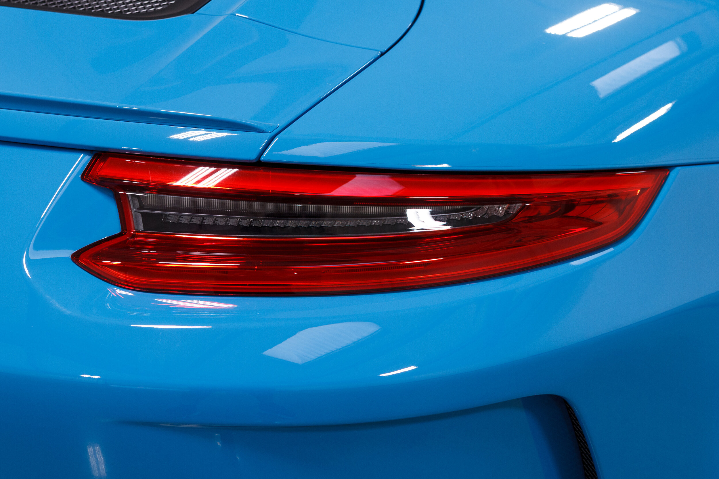 2019 Porsche GT3 Touring Miami Blue-37.jpg