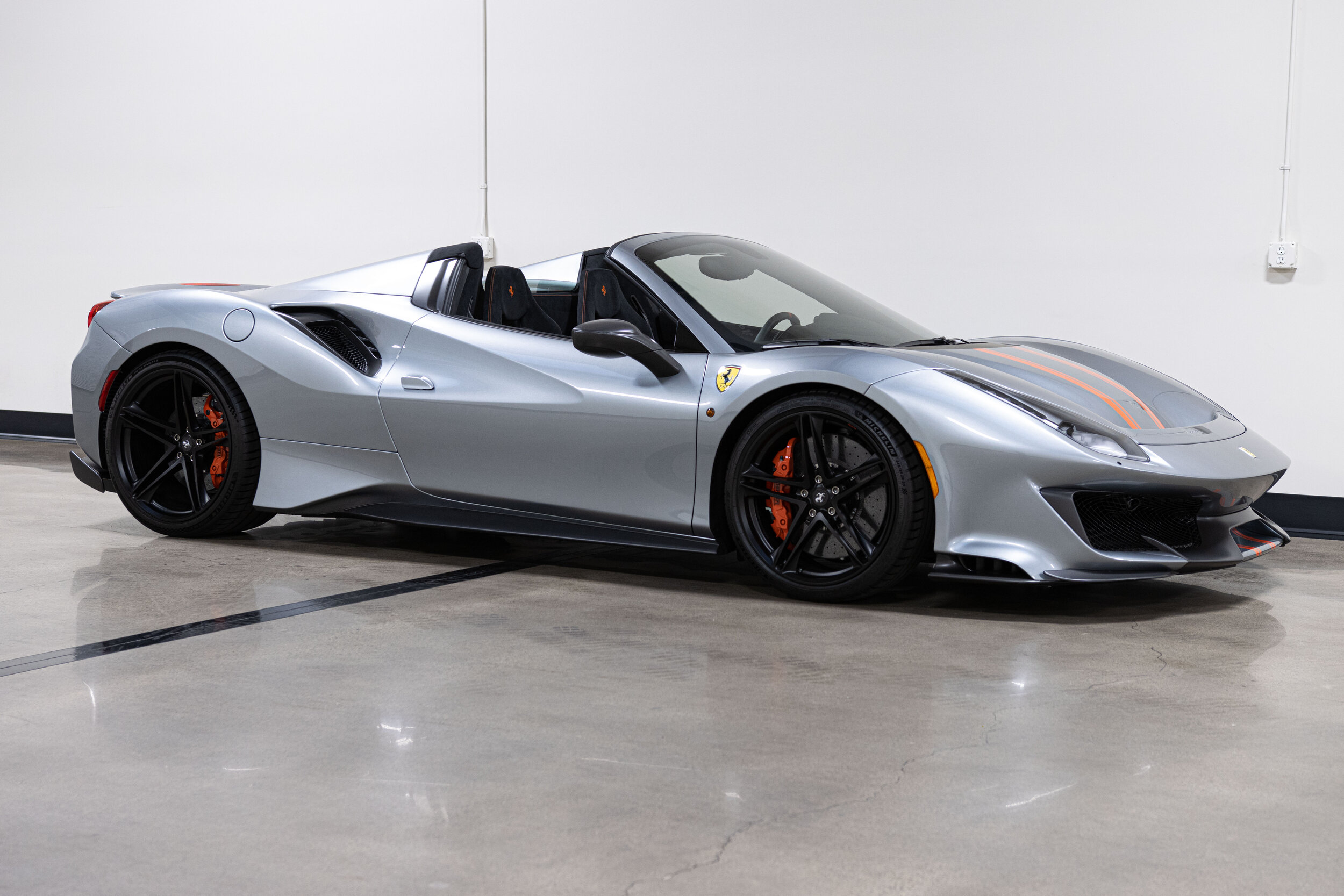 2020 Ferrari 488 Pista Spider-9.jpg