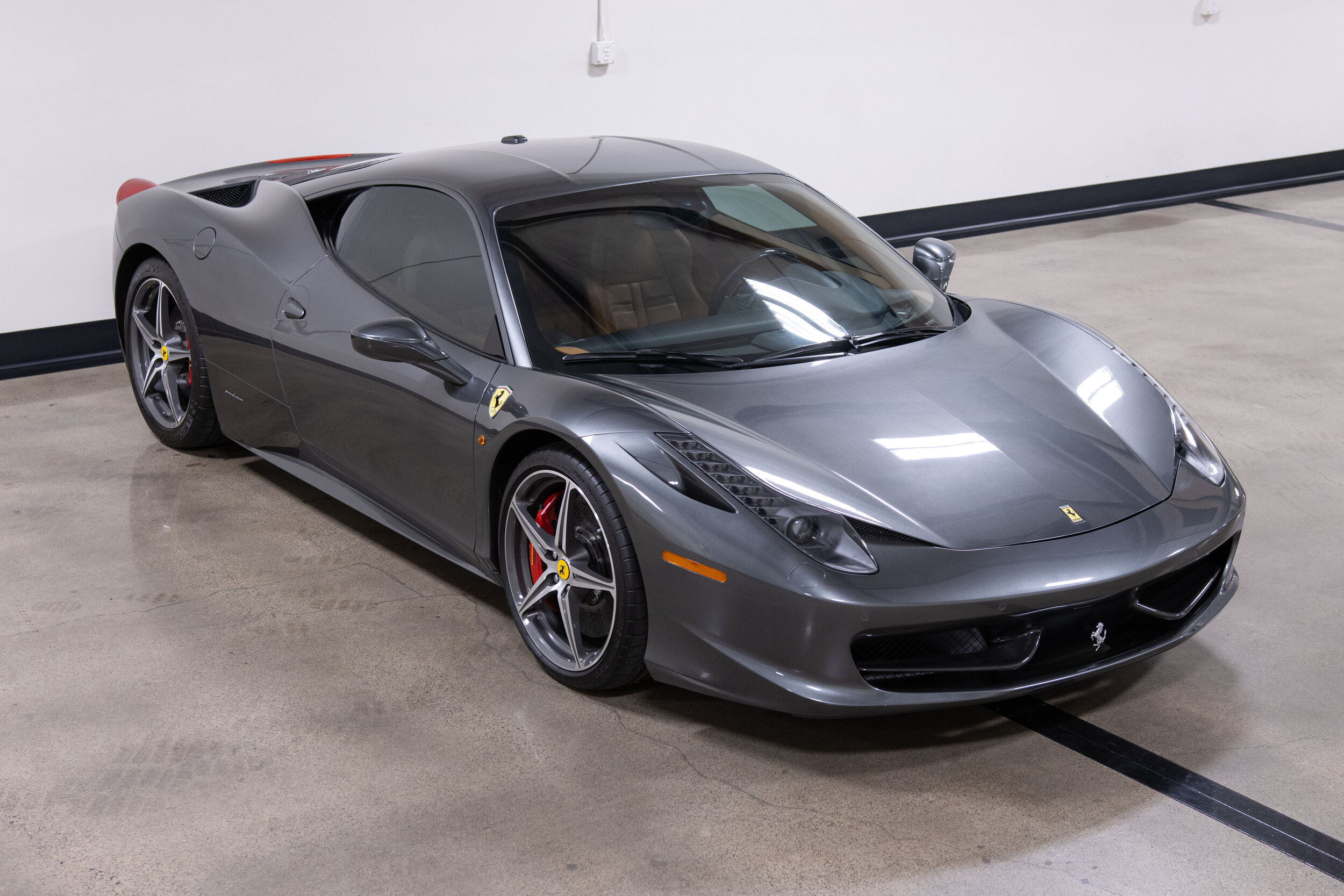 2011 Ferrari 458-10.jpg