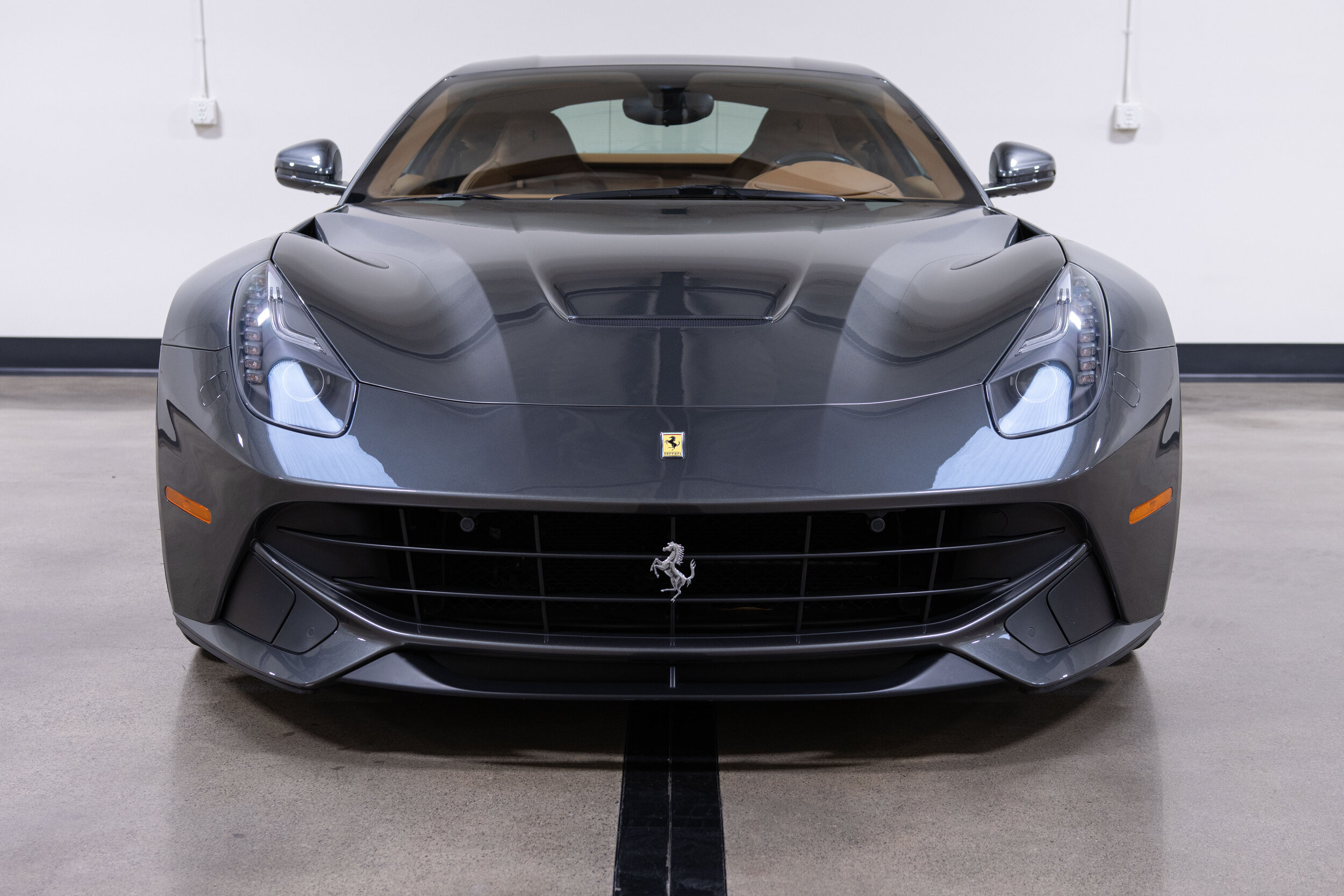 2014 Ferrari F12-2.jpg