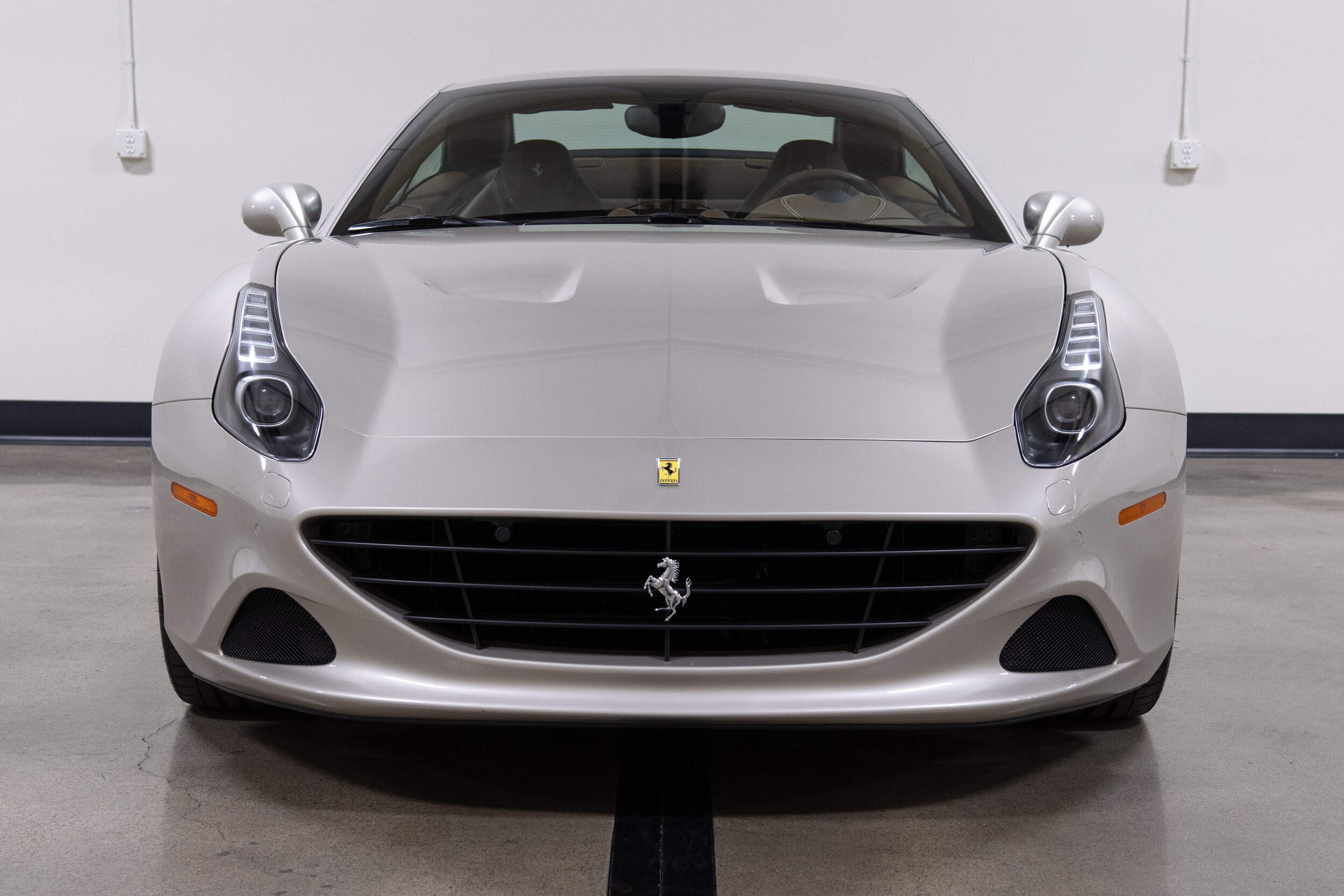 2016 Ferrari California T-14.jpg