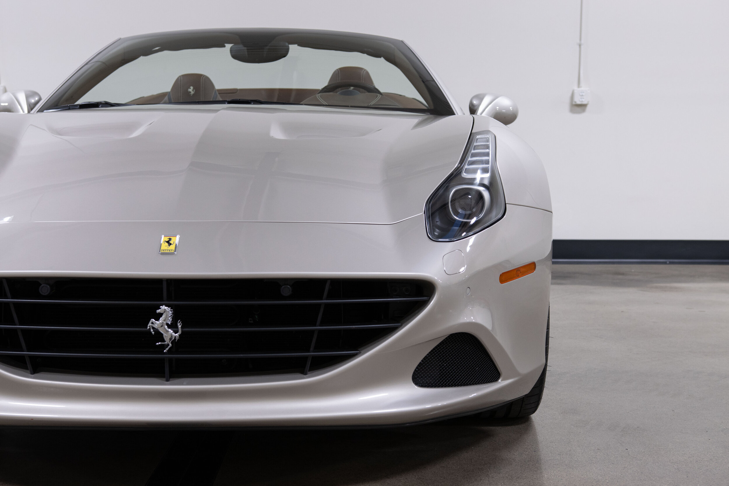 2016 Ferrari California T-19.jpg