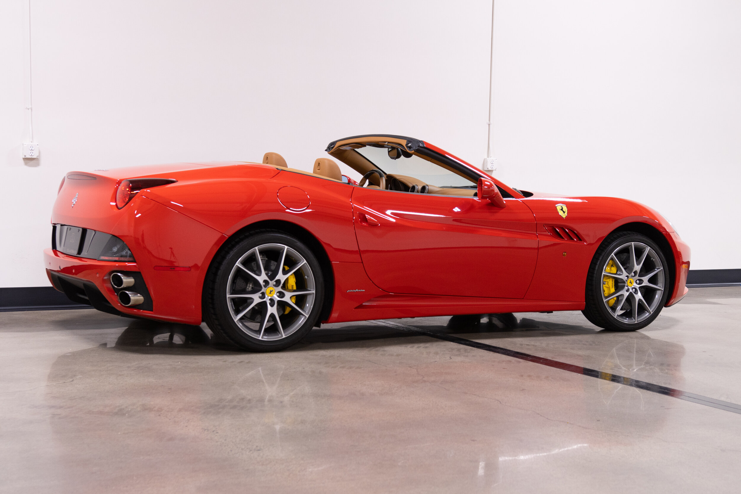 2012 Ferrari California-7.jpg
