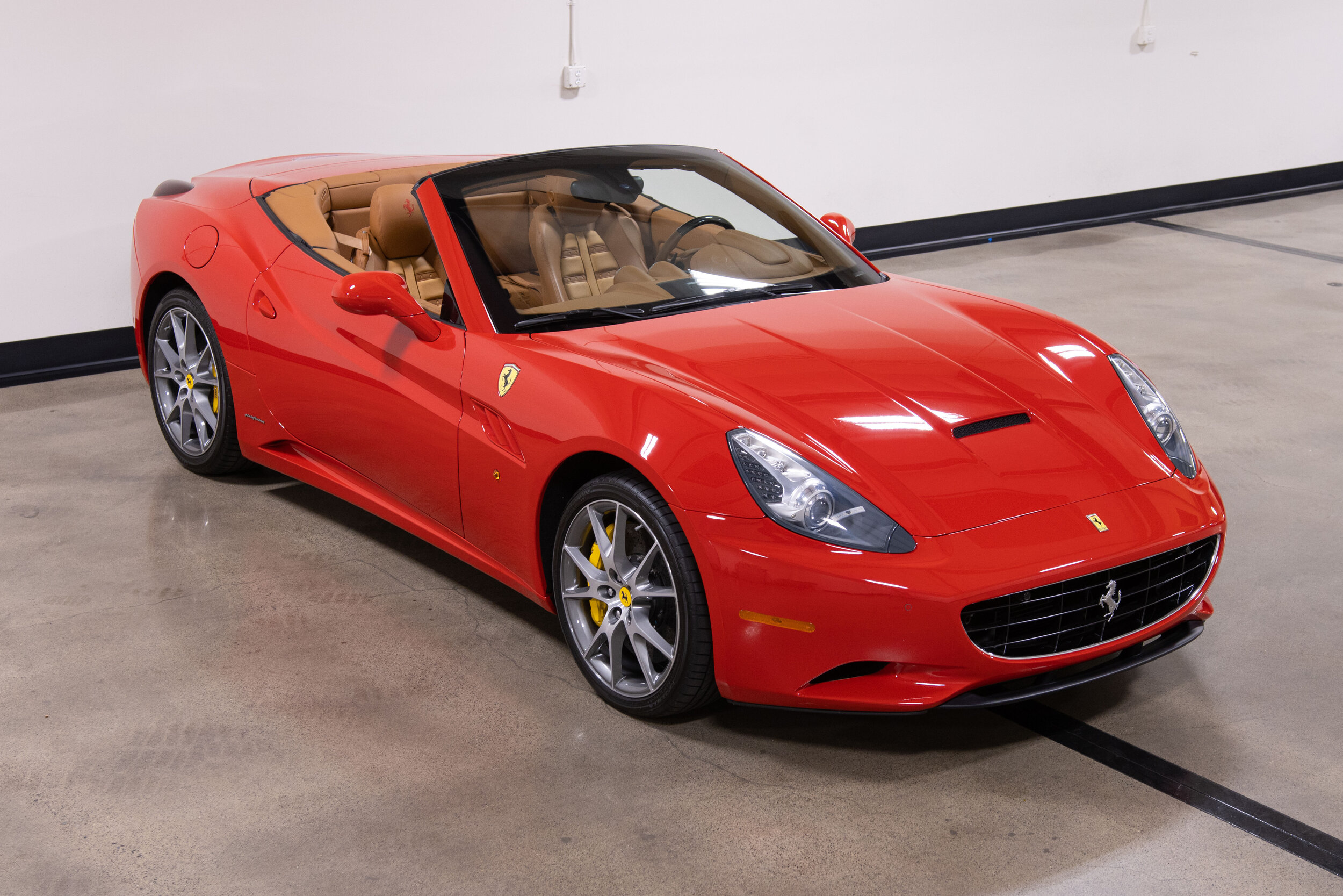 2012 Ferrari California-10.jpg