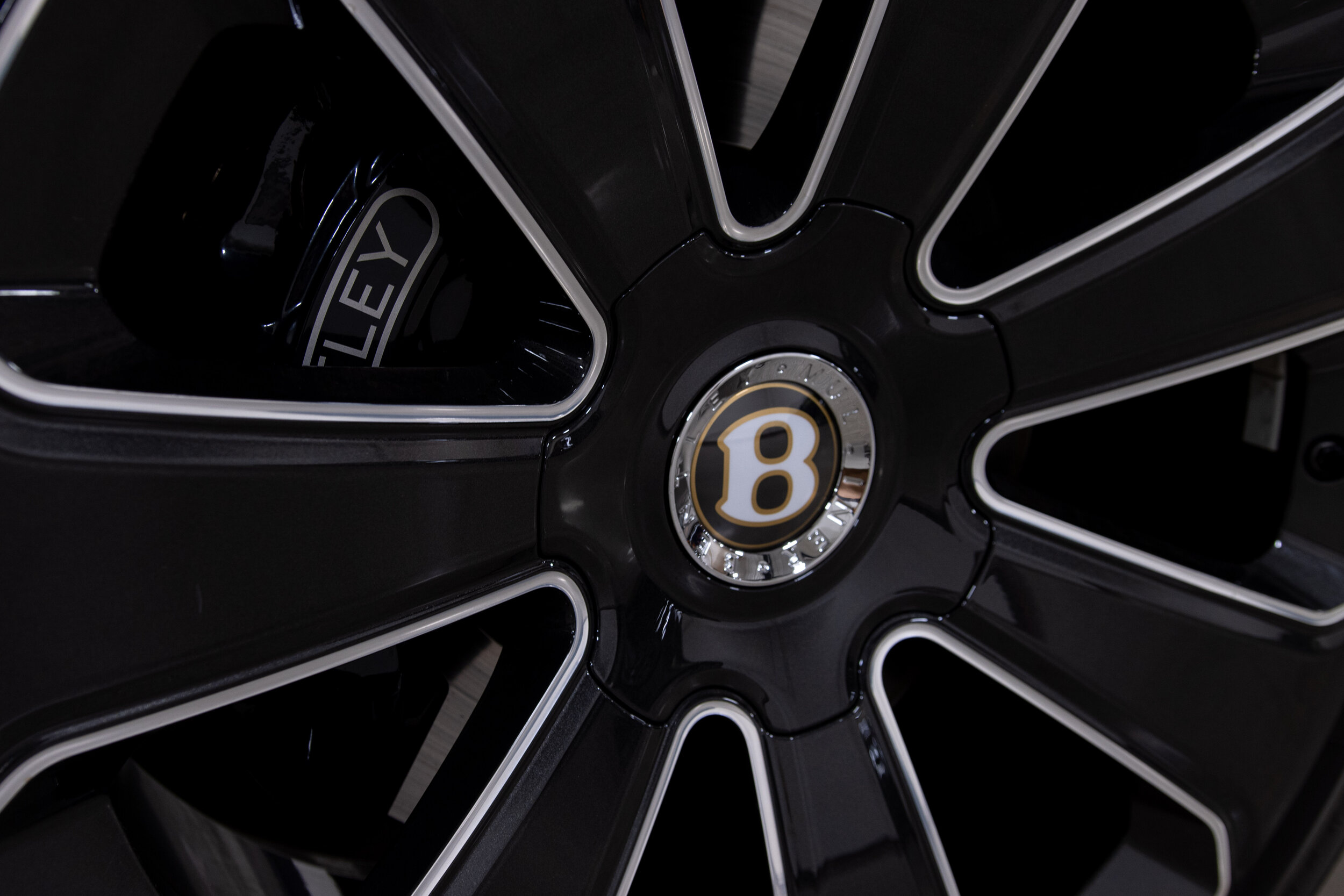 2020 Bentley Bentayga-19.jpg