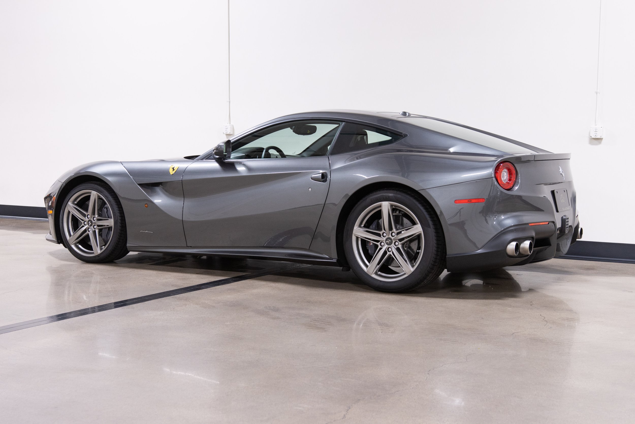 2014 Ferrari F12 Berlinetta-6.jpg