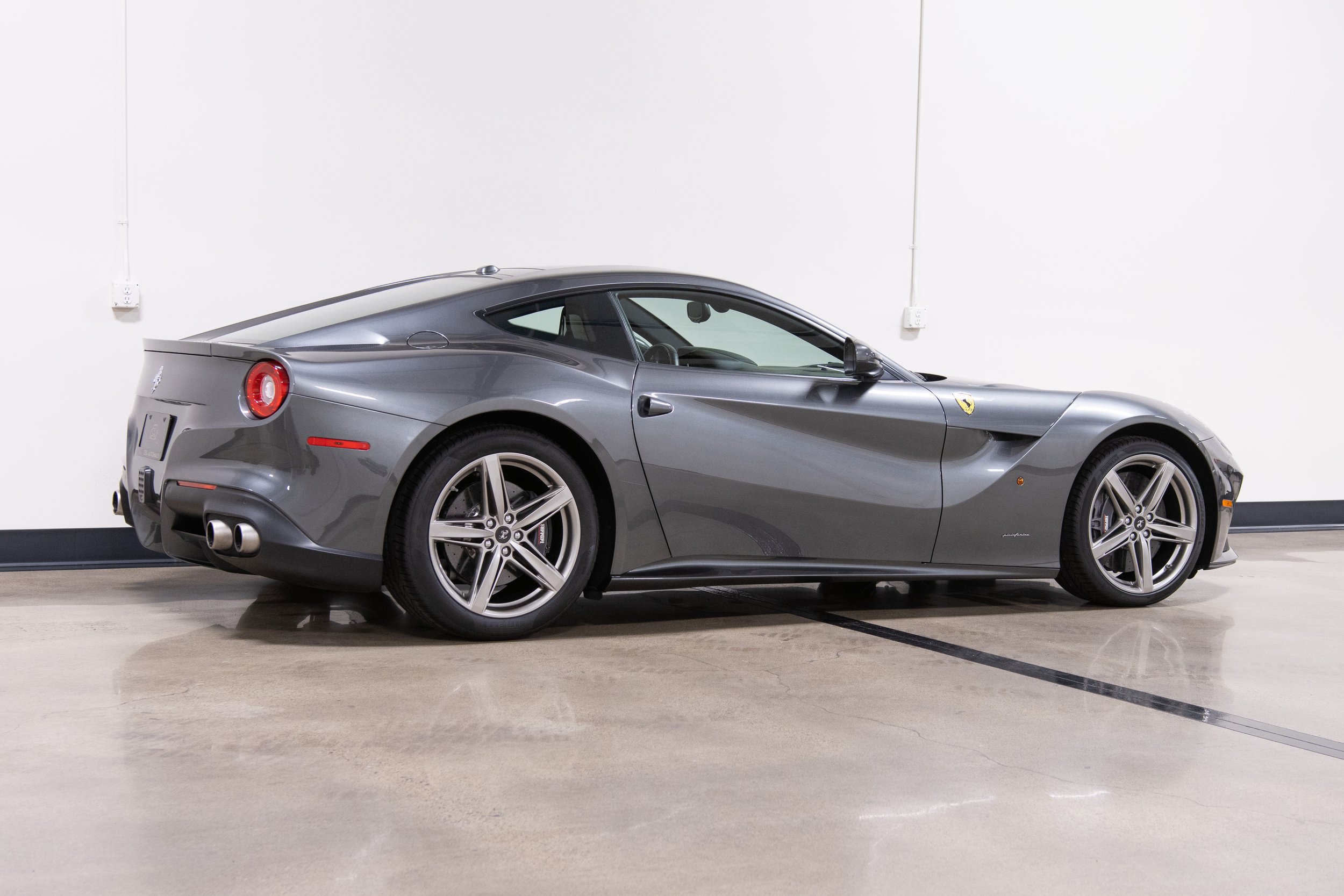 2014 Ferrari F12 Berlinetta-7.jpg