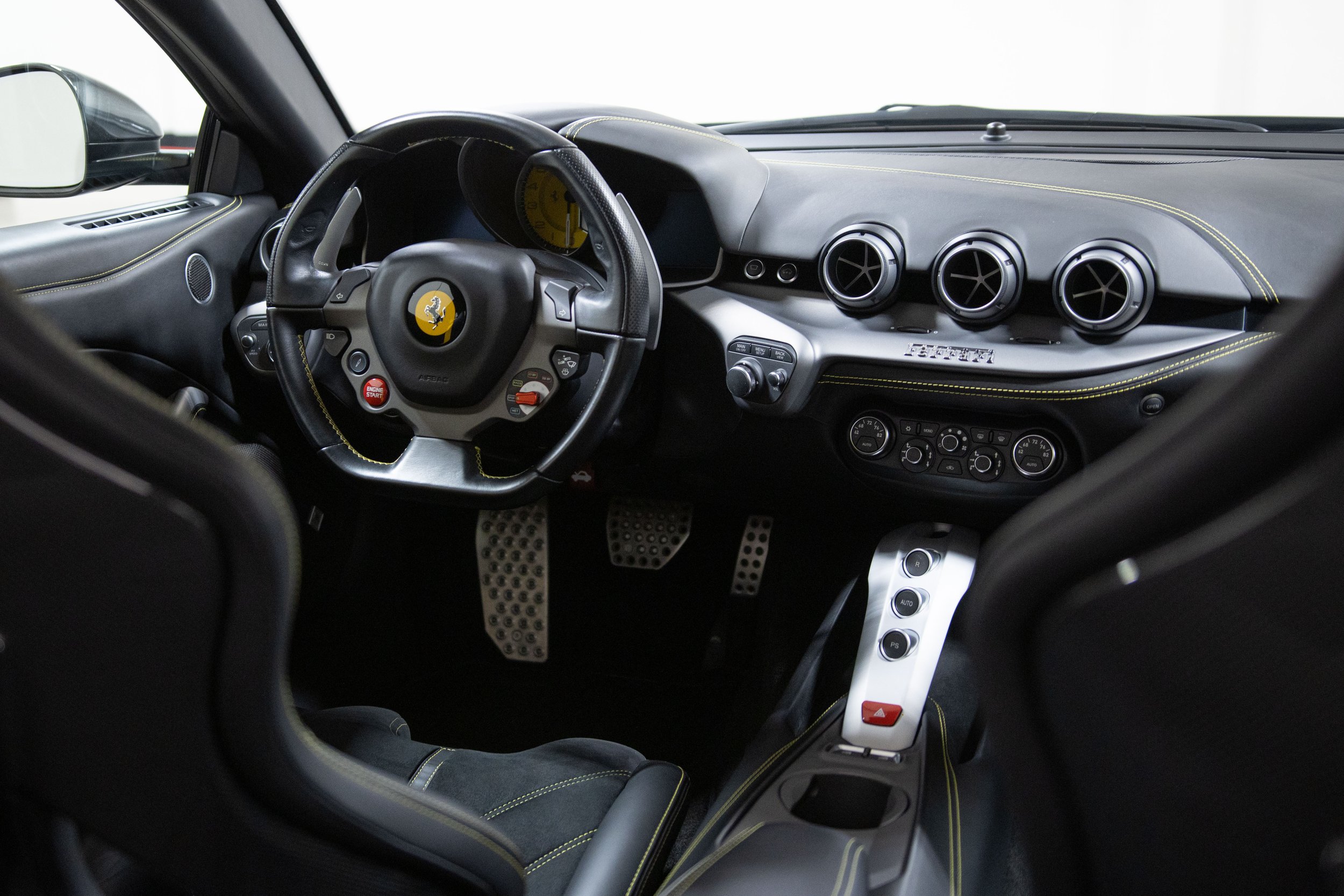 2014 Ferrari F12 Berlinetta-57.jpg