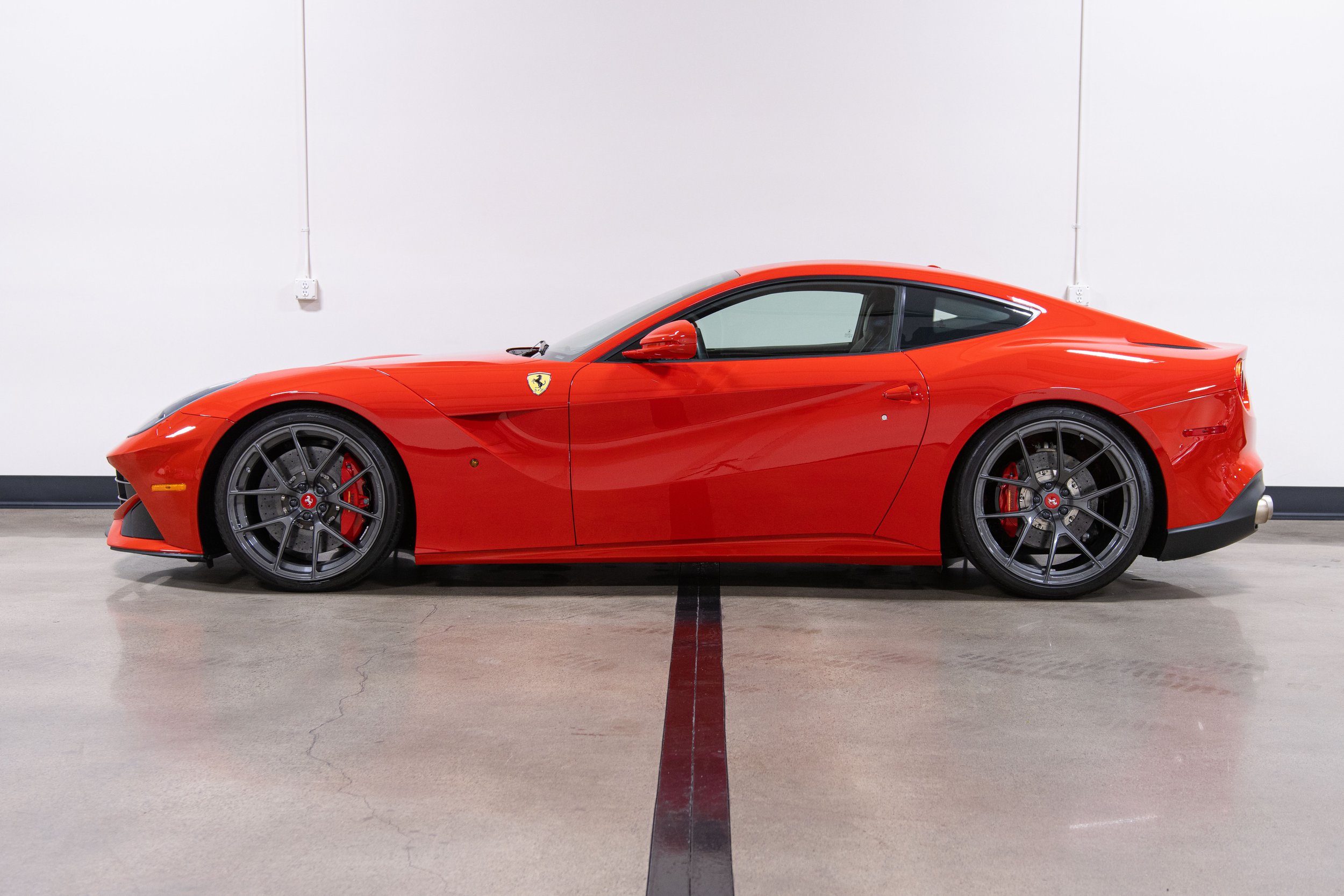 2014 Ferrari F12 Berlinetta -5.jpg