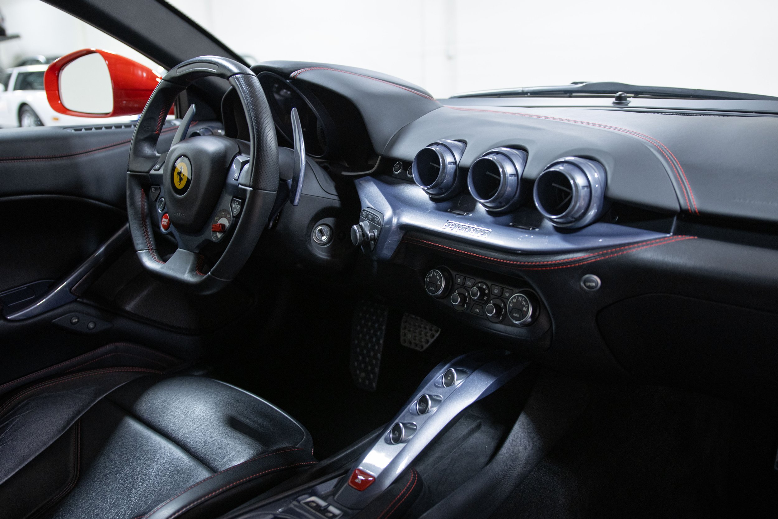 2014 Ferrari F12 Berlinetta -77.jpg