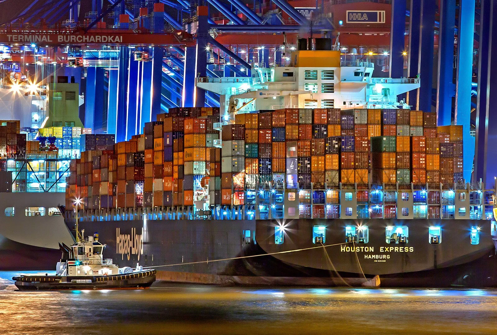 ckm_logistics_shipping_container_boat.jpg