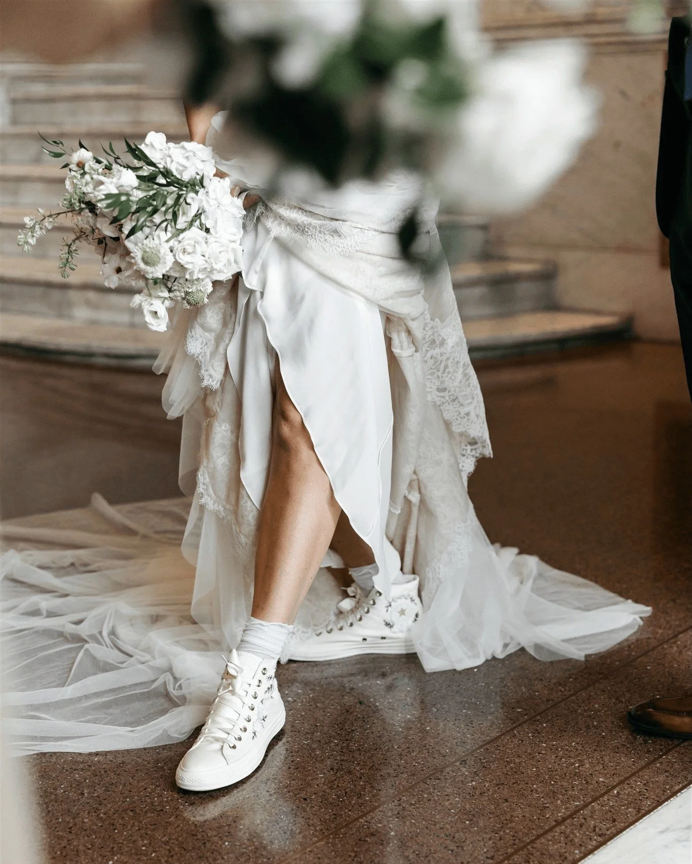 The wedding detail we cannot get over&hellip; the bride&rsquo;s Chucks! 👟💍
AnnMarie brought all the personality, comfort, and pure joy to her day, and we were so here for it. Here&rsquo;s to couples who do it their way!

Cool Kicks @chucks
Photogra