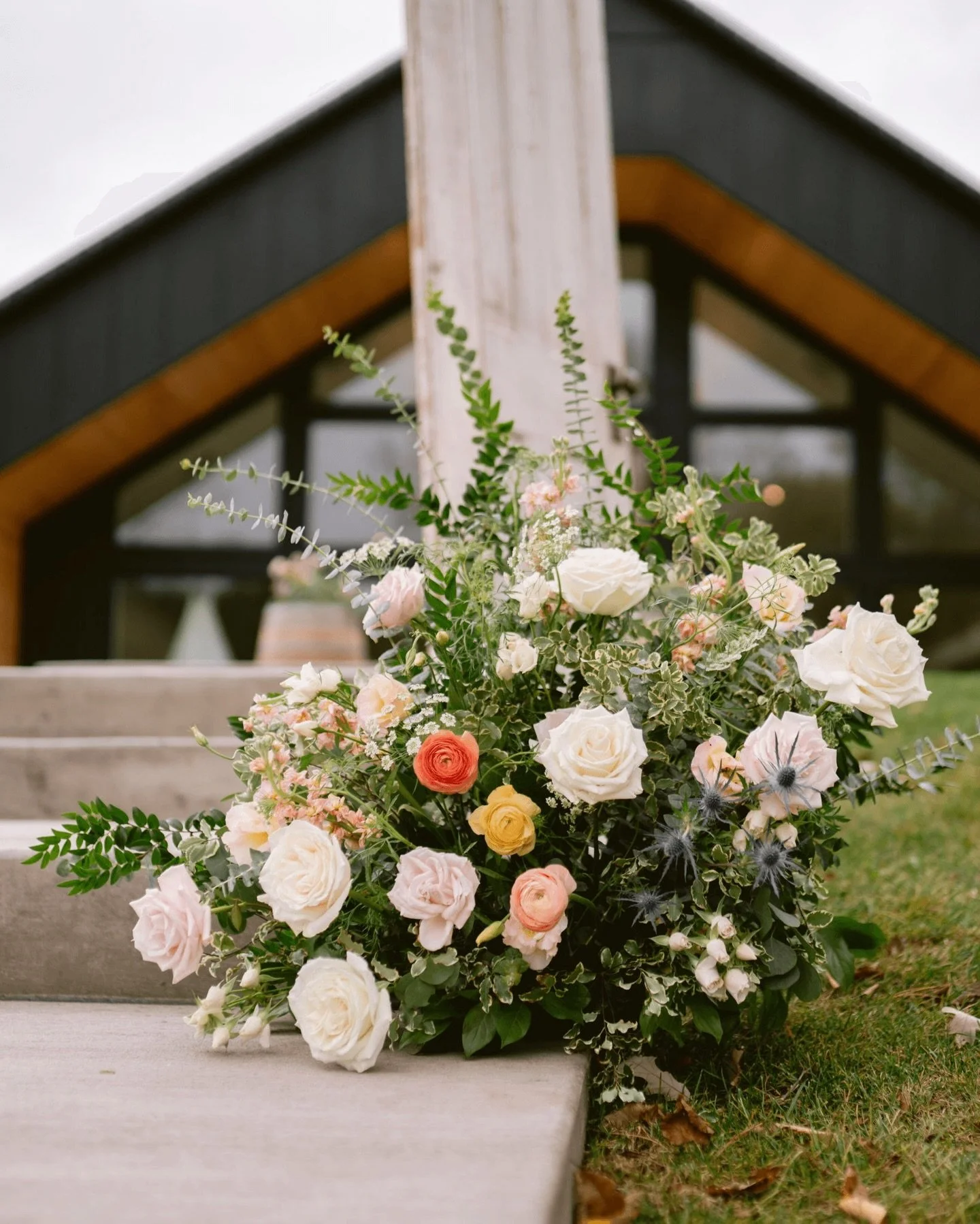 Florals where they matter most. Down the aisle. In your hands. Everywhere you look. 

Venue @lapointeevents
Photographer @federphotography
Planning @jennaculleyevents
Floral @wilderlandfloral
Rentals @lineneffects
Bakery @heythercupcake
Video @c.film