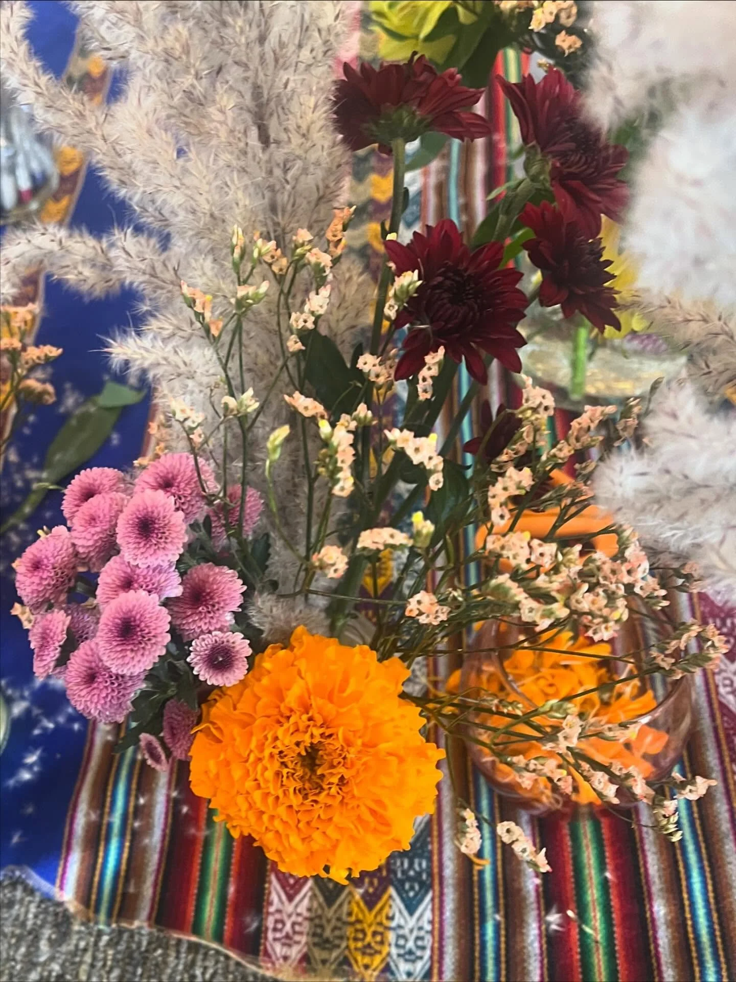 There has been so many amazing circles and events lately and they are filling up my heart in so many ways. The last retreat was pure magic. We honored our ancestors with flowers and fresh baked treats with the magical @_danabarber. we are starting mo