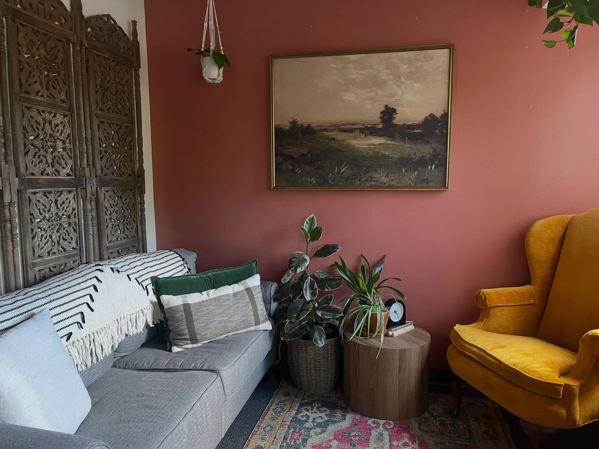 Here is the office that the magical ladies from the Nest will be using. We are set up for Breathwork + Esoteric Acupuncture with a massage table and everything. Yesterday was the Fall Equinox retreat. I collaborated with @jesgracesoundwellness and @_