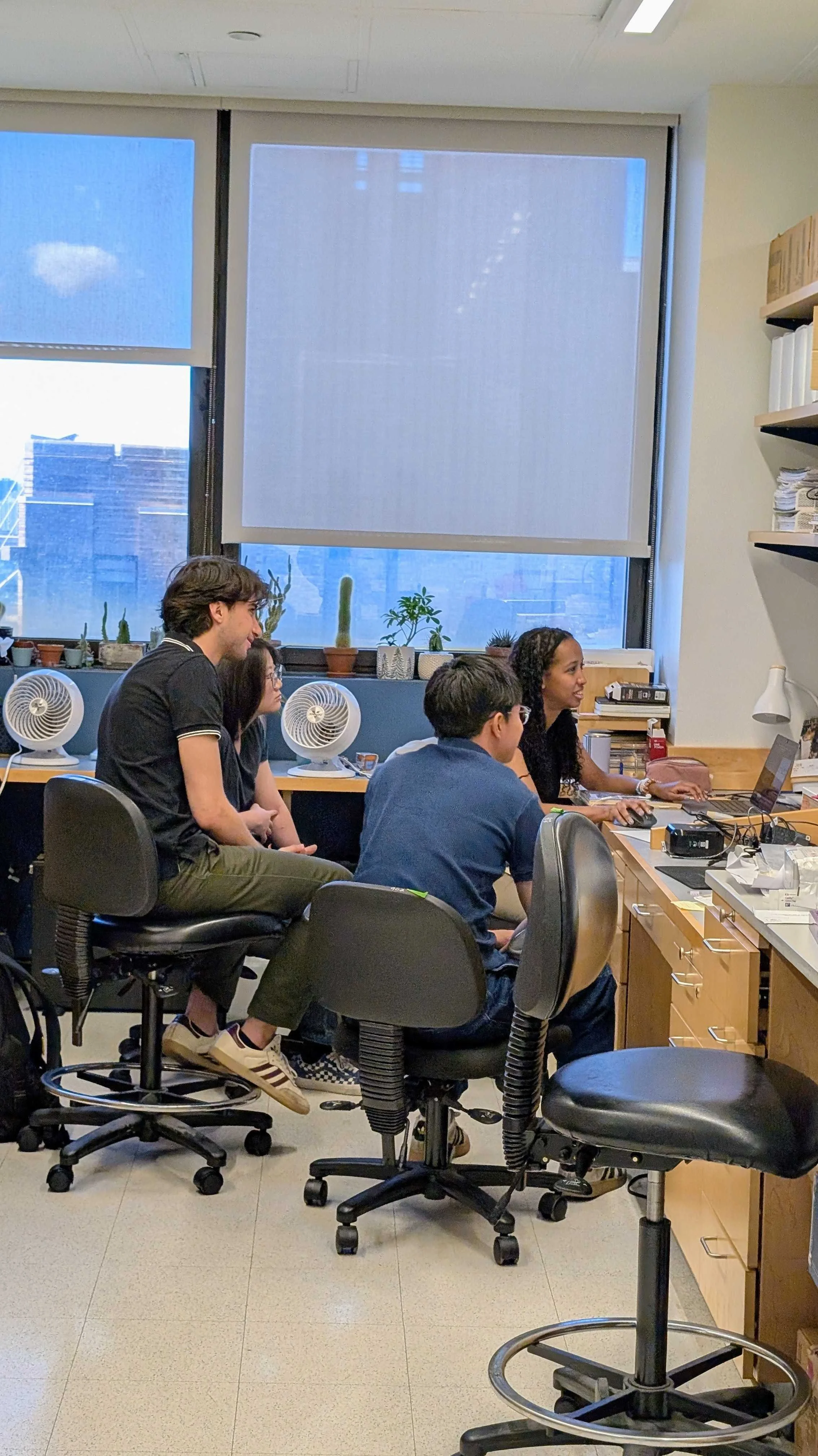 Messi teaching Kay, Matteo and Anthony how to express and purify proteins! 🐥#SummerUndergrads