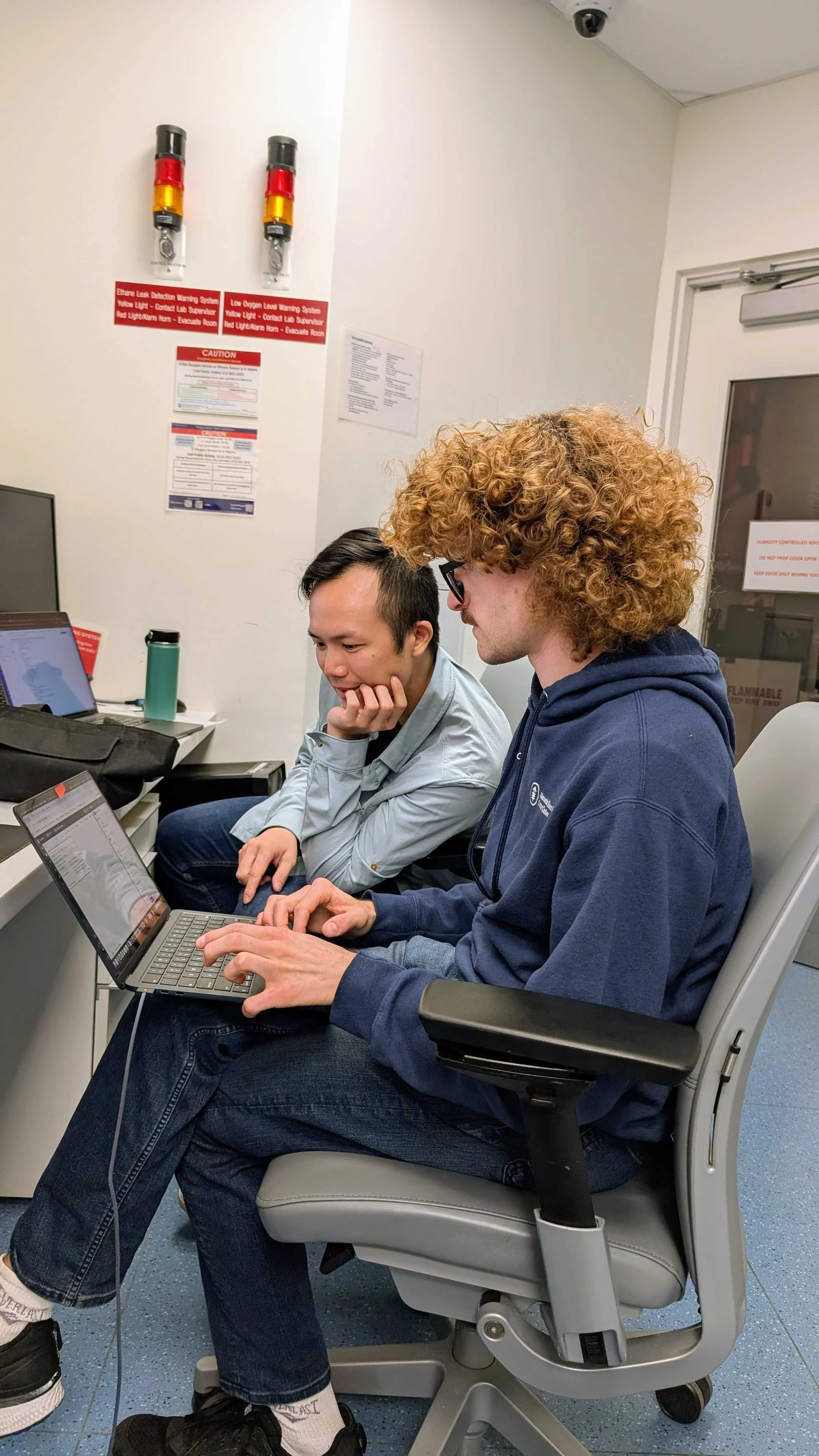 Tom's first Krios session! ❄️🔬