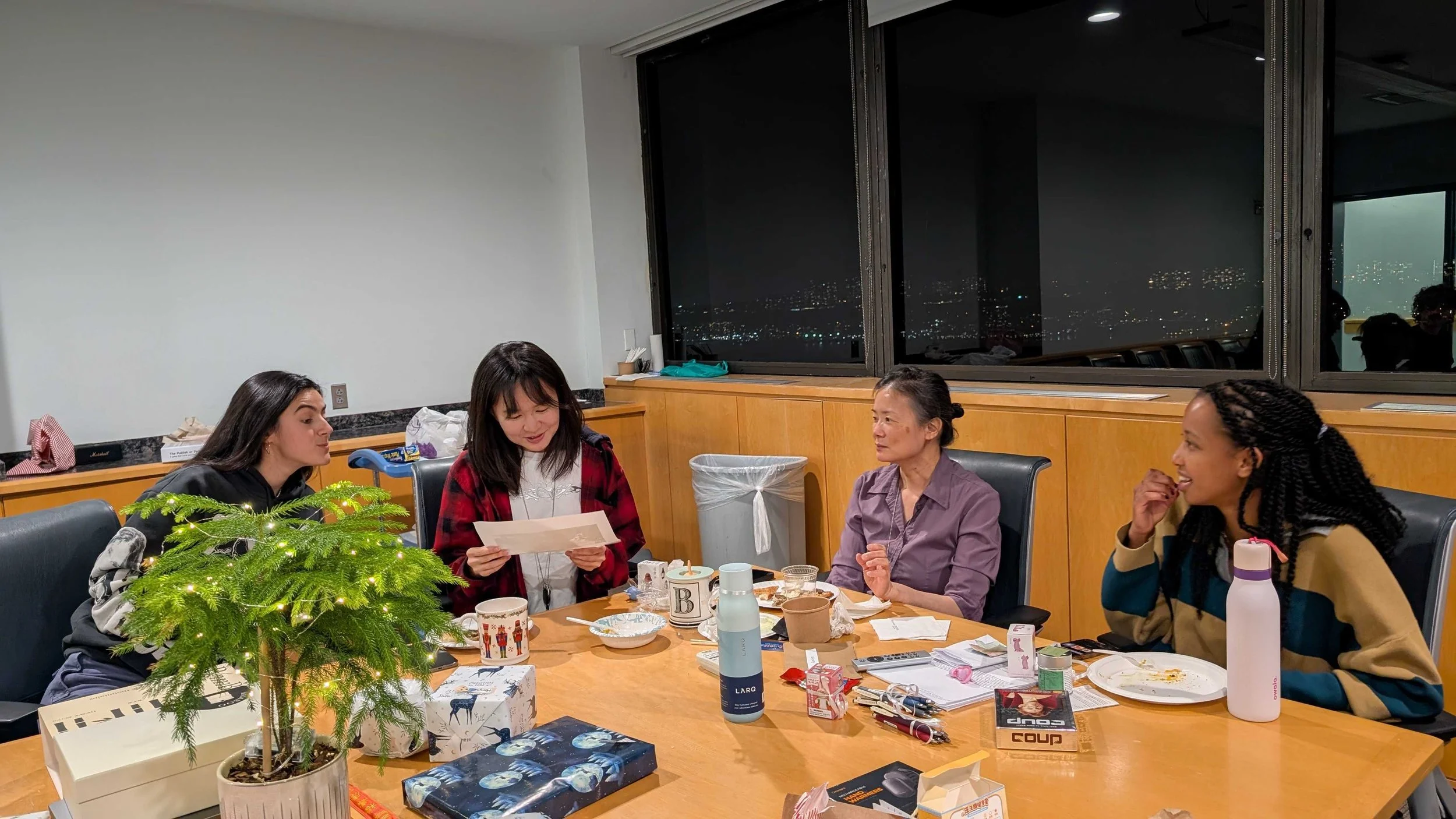 Deciphering Hanyu's clue! 🔍#HoLab #SecretSanta