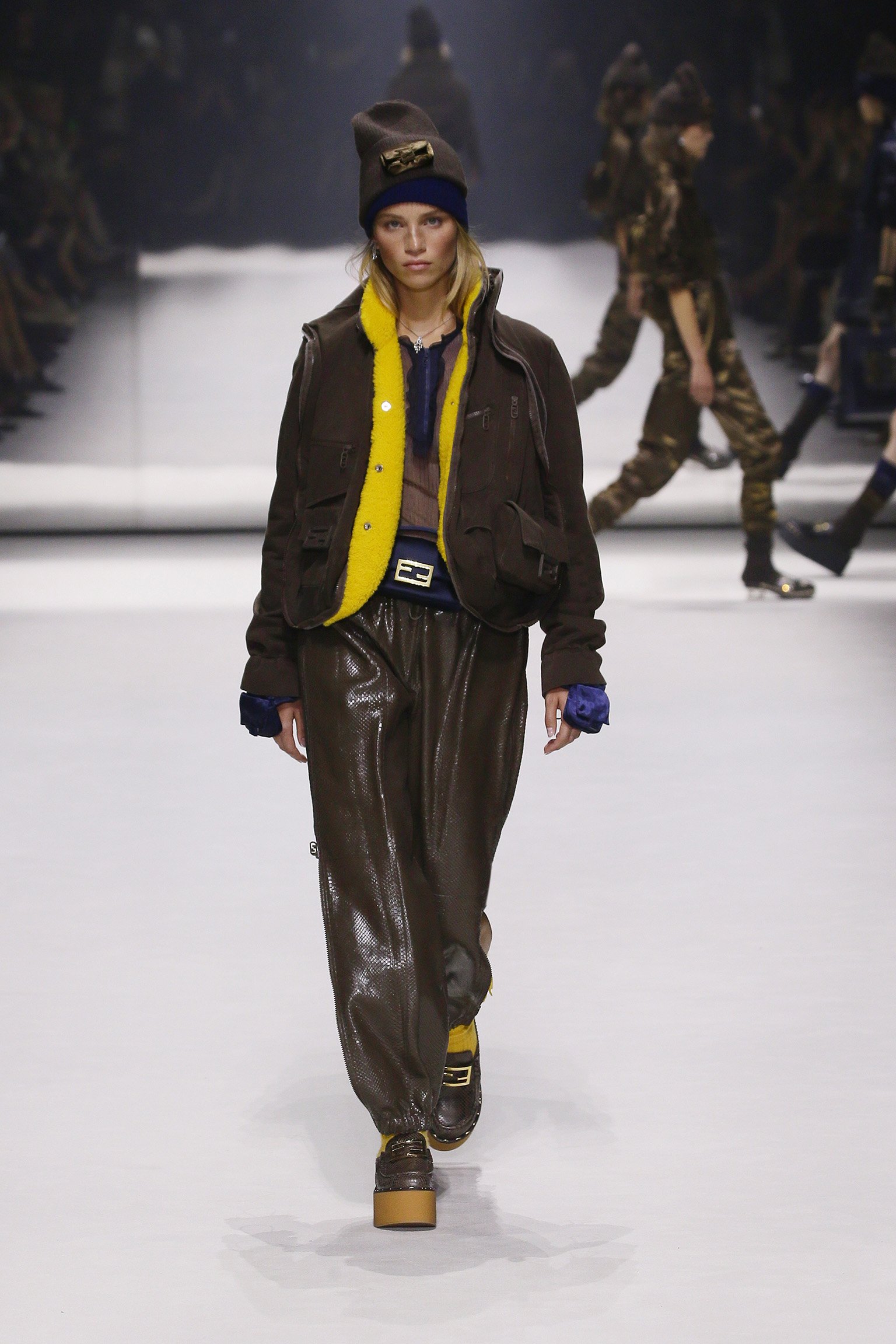 24_Fendi_25_Baguette .jpg