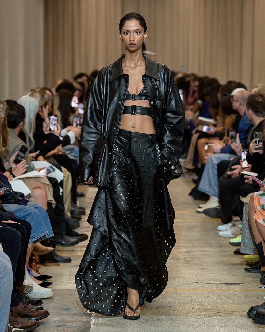 Burberry Spring_Summer 2023 Collection - Look 45.jpg