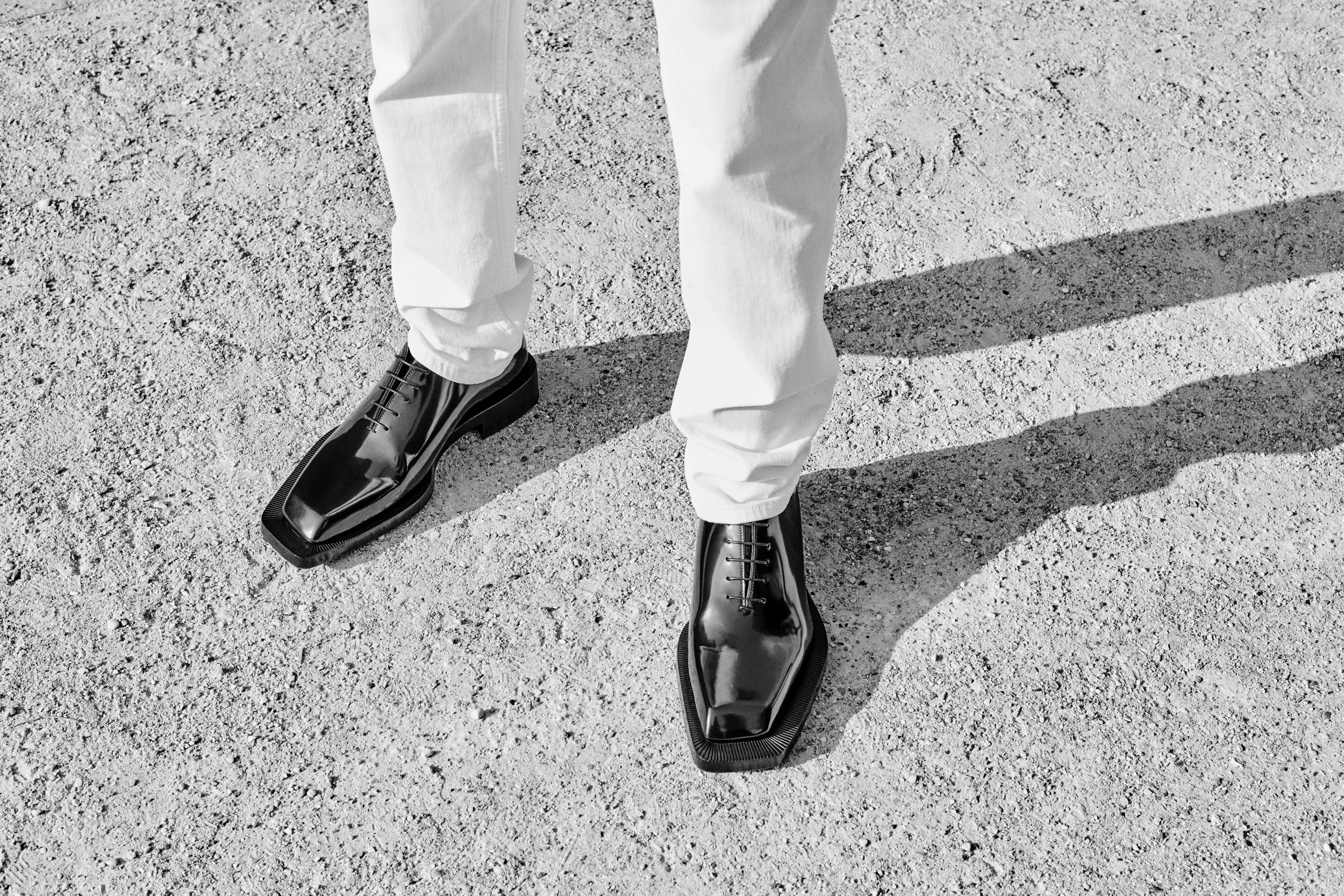 Christian Louboutin ปลุกอุณหภูมิซัมเมอร์ด้วยรองเท้าผู้ชายคอลเลกชัน“Caraca”