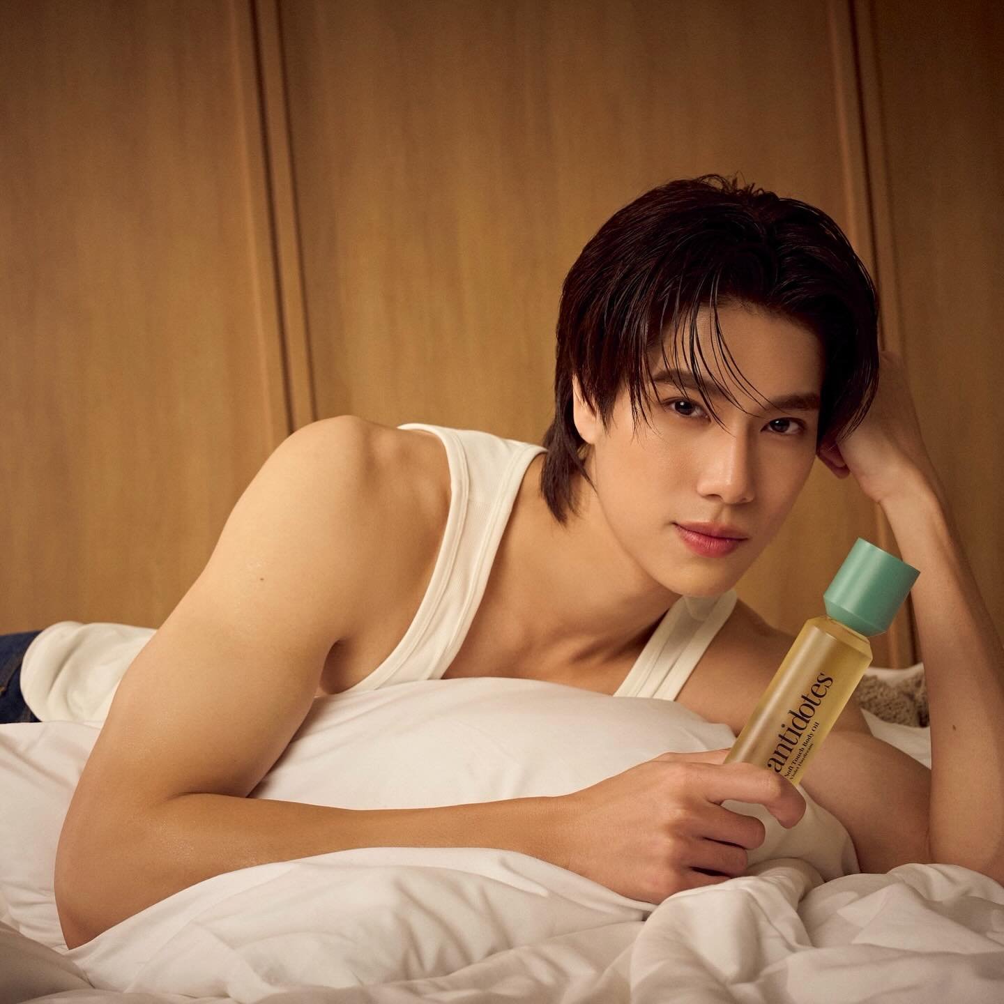 Antidotes แบรนด์ที่เชี่ยวชาญด้าน &ldquo;ศาสตร์แห่งกลิ่นและประสบการณ์&rdquo; เปิดตัว Soft Touch Body Oil ผลิตภัณฑ์ที่ผสานความหอมระดับ Fine Fragrance กับการบำรุงผิวแบบซาตินบางเบา ภายใต้คอนเซปต์ ผิวหอมสะกดทุกสัมผัส พร้อมประกาศ @phuwint &mdash; ภูวินทร์ 