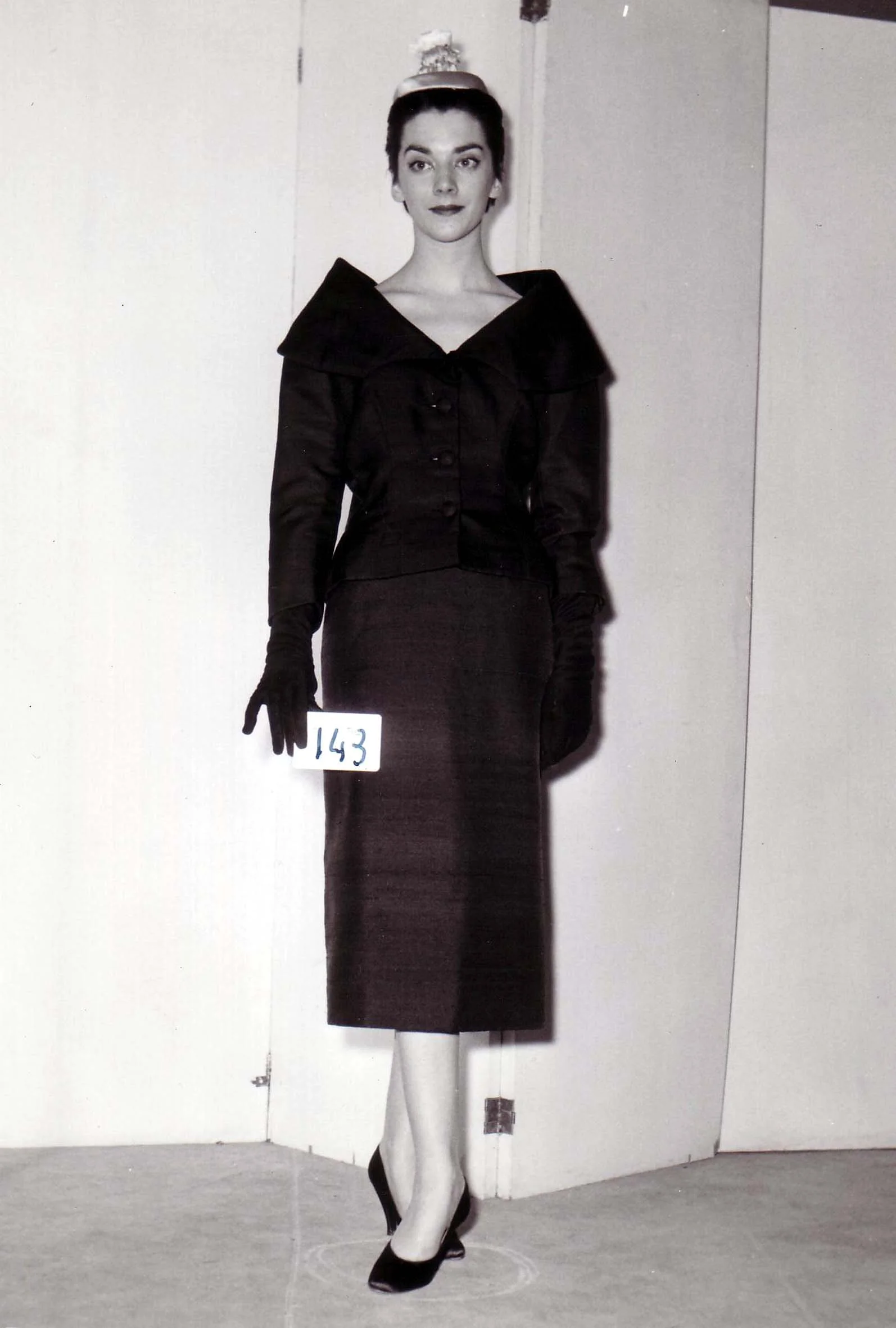 Summer 1955, N°143 © Balenciaga Archives Paris.jpg