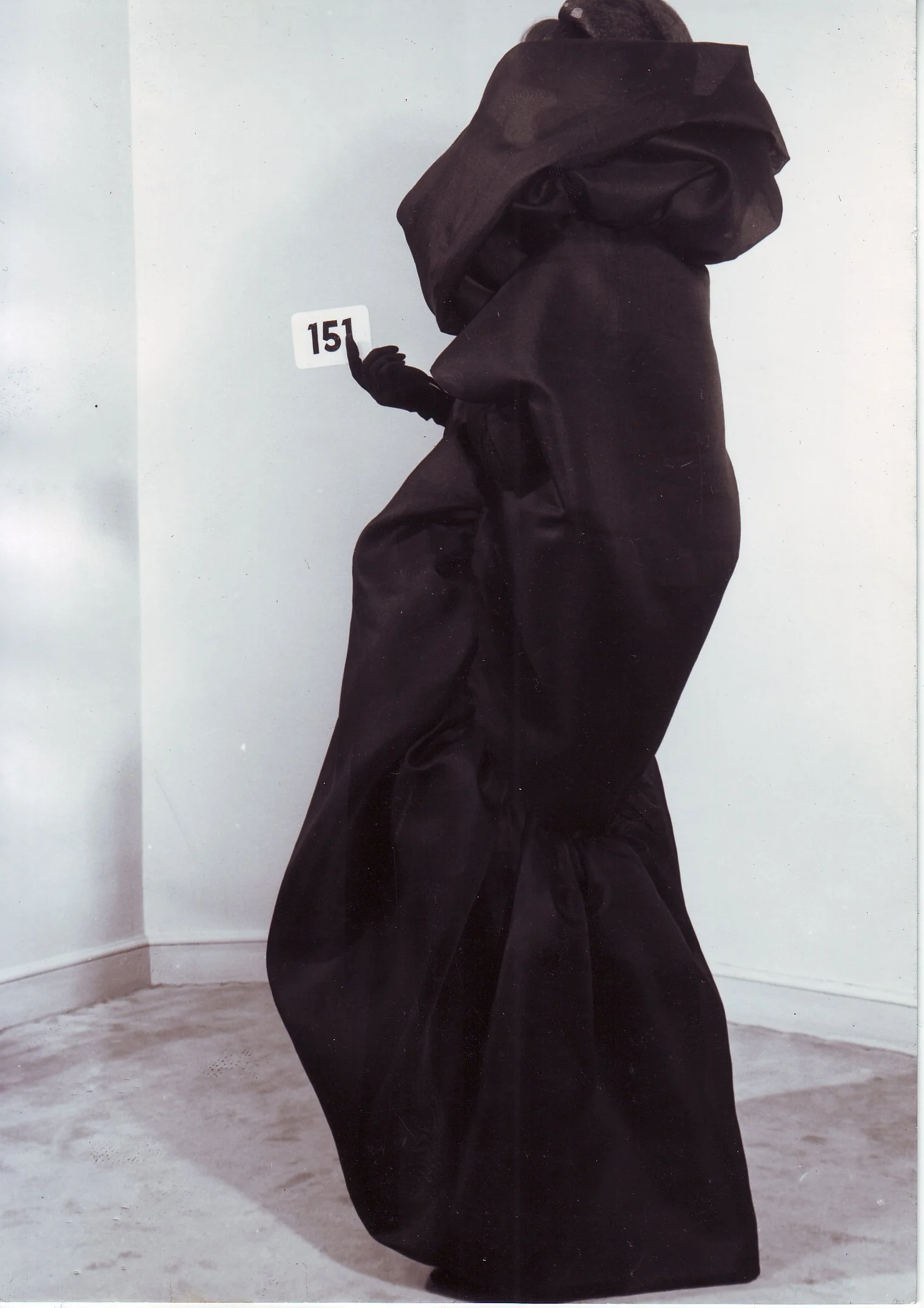 Summer 1962, N°151 © Photographer Thomas Kublin, Balenciaga Archives Paris.jpg