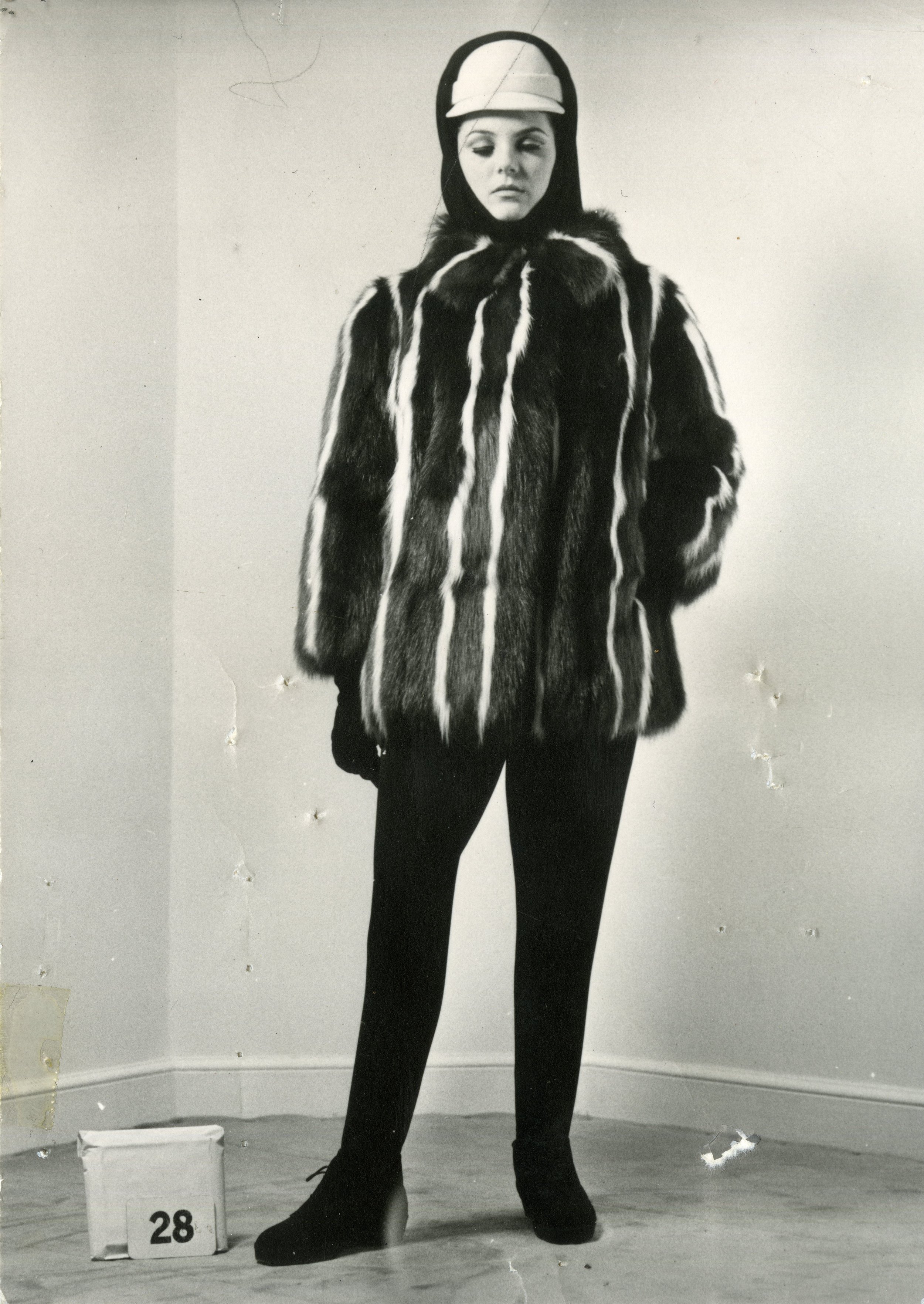 Summer 1966, N°48 (3) © Photographer Thomas Kublin, Balenciaga Archives Paris.jpg