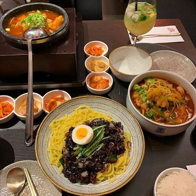 Repost @high.yena
여기 짬뽕.. 서울에서 먹은 수요미식회 나왔다던 중국집보다 맛있어..🧡 해산물도 완전 많이 준당 🦐🦑 ㅋㅋㅋㅋㅋ 매운탕도 짱 마시따ㅠㅠ 나 억지로라도 술 마시고 이거 먹으러 또 올게요ㅠㅠㅠㅠㅠ😊🍻(?) 갠적으로 짬뽕보다 짜장을 좋아하지만, 짜장보다 짬뽕 추천-! 종건이 오빠 덕분에 우리 잘 먹고 갑니다 💛