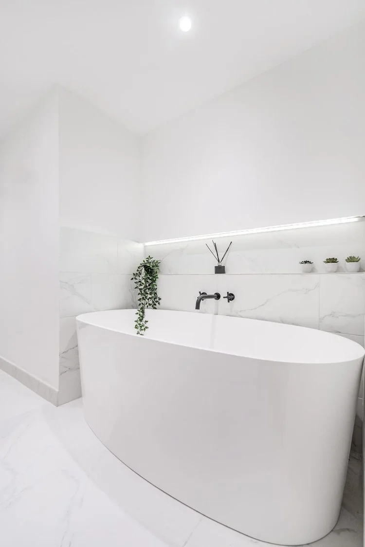 Bathroom+1.jpeg