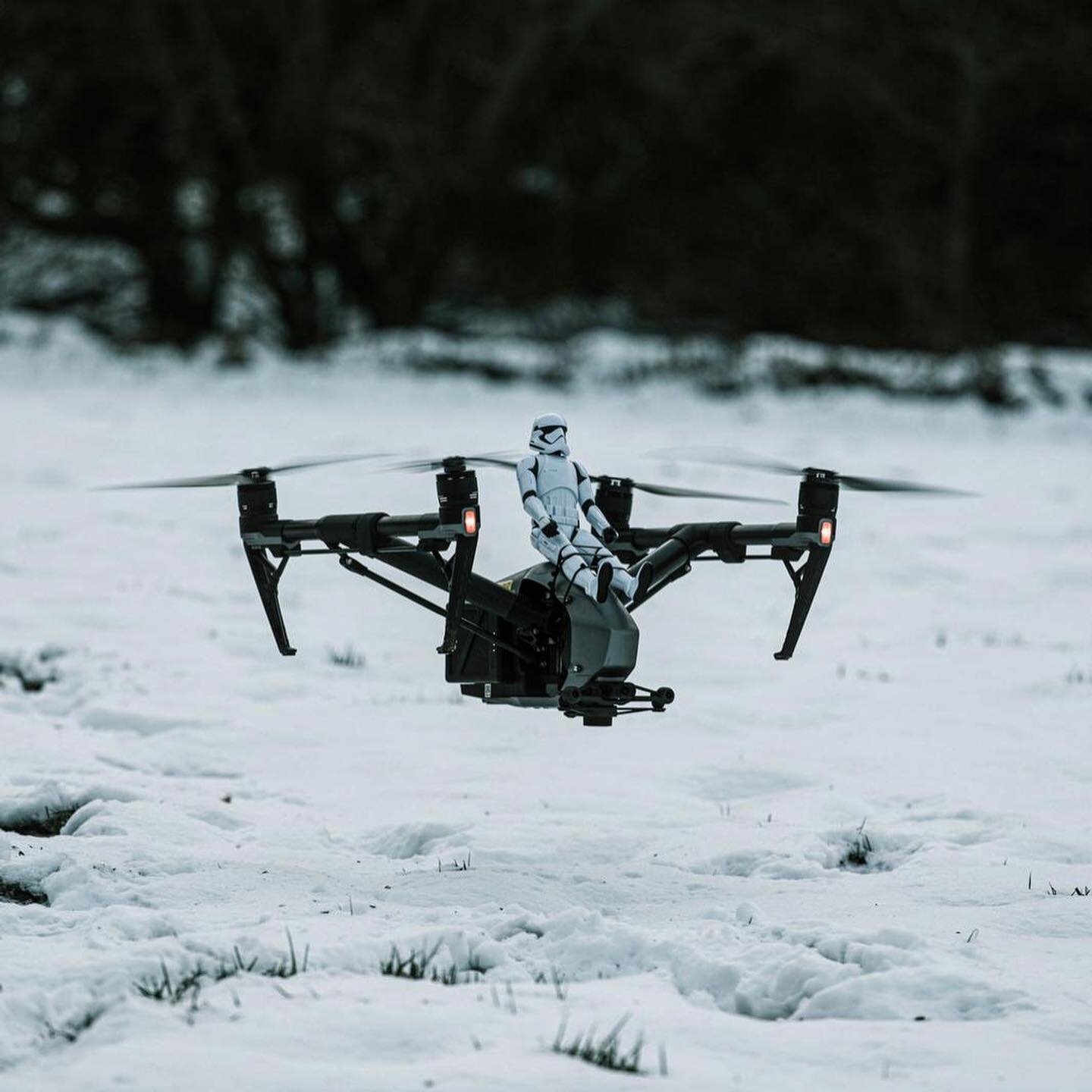 When Kent gives you snow, we only had one thing on our mind. &ldquo;Yes that&rsquo;s right&rdquo; Fly a Stormtrooper on our drone. 📸 @nickbaker_photography