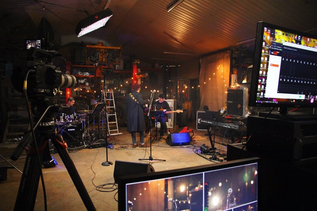 Behind the scenes pics from our recent live stream with @dualitymusic_uk if you&rsquo;ve not already seen us post this week, head to our IGTV to watch. ⏯🎥

#blackmagicatem #livestream #videoproduction #outsidebroadcast