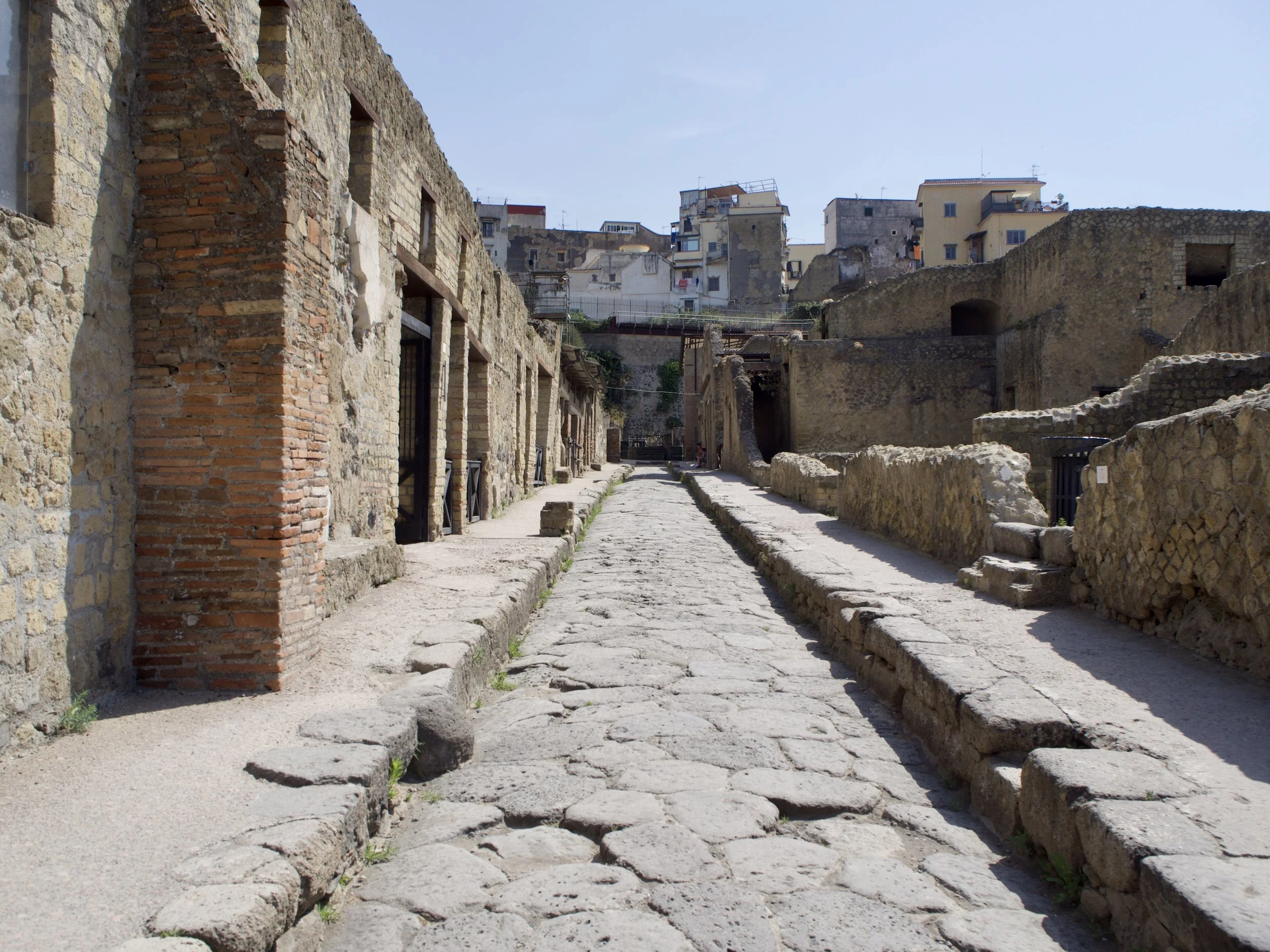 Herculaneum: The Lesser Known Cousin of Pompeii