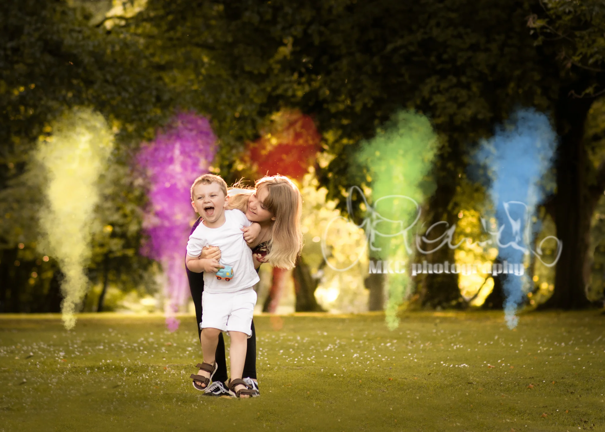 MKCP-SMOKE-BOMBS-example.jpg