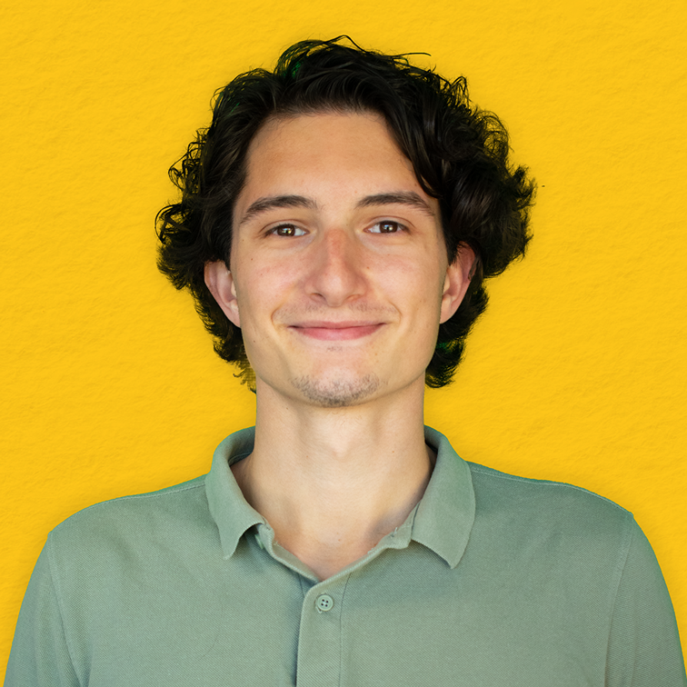 Alberto Nania Bottle PR Intern