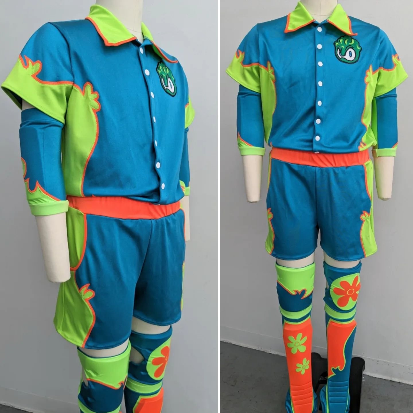 We had so much fun creating this Scooby Doo inspired set for @drodooby ! The romper, knee pads, kick pads, elbow pads and bucket hat came together so well with the Mystery Machine theme!! 
💙💚🧡💚💙
#prowrestlinggear #customwrestlinggear #wrestlingg