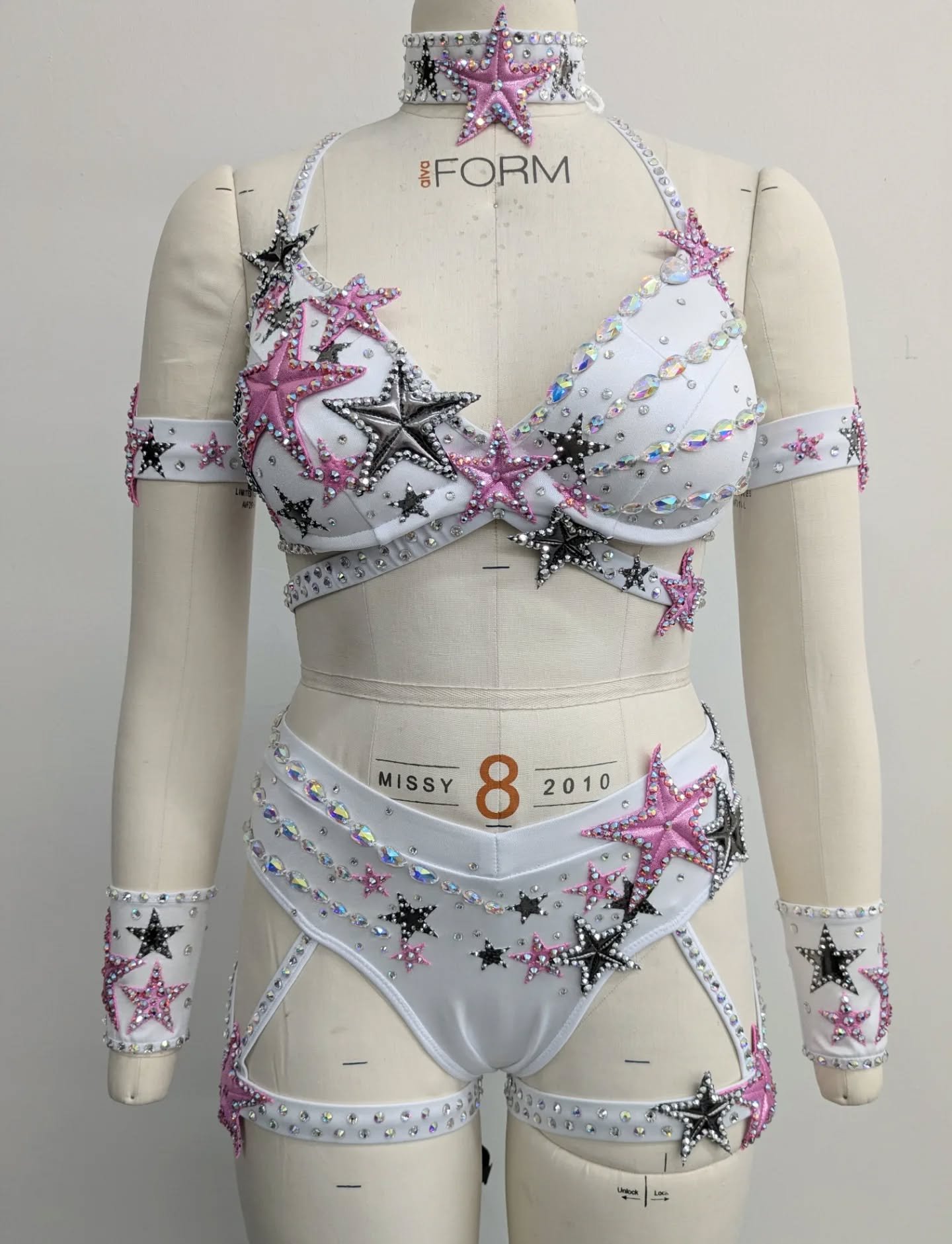 Shooting stars!! 💫 Close up photos of the new gear designed and made for @tiffanywwe ! 
🤍🩷🤍
#wwe @wwe #smackdown #tiffytime #tiffanystratton #womenswrestling #prowrestlinggear #customwrestlinggear #wrestinggear