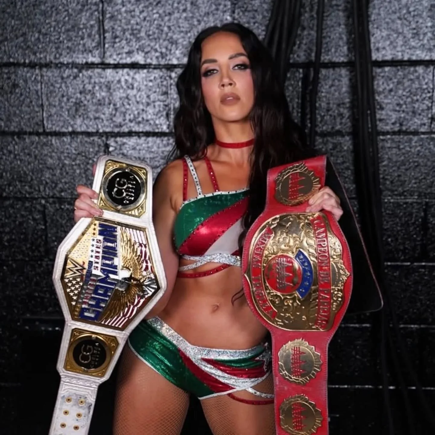 Red White and GREEN! Congratulations to @chelseaagreen , our 1st and 4th US Women's Champion!!! Long may she reign!!!
❤️🤍💚💚💚🤍❤️
#wwe @wwe #smackdown #chelseagreen