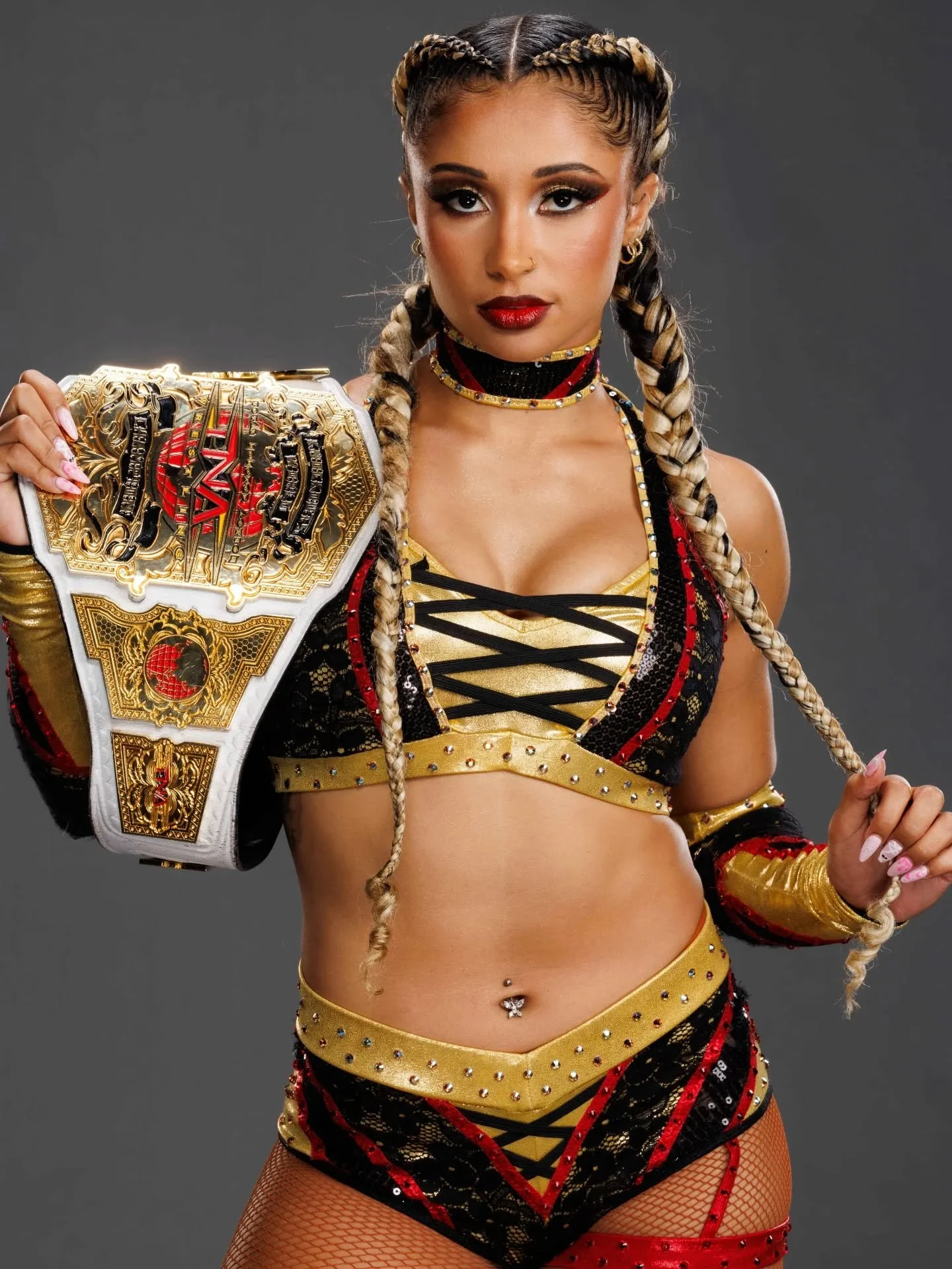 No one does it like Lani! 💫 @kelani_wwe 
💛🖤❤️🖤💛
#wwe #nxt #tna @wwe @wwenxt @tnawrestling #kelanijordan