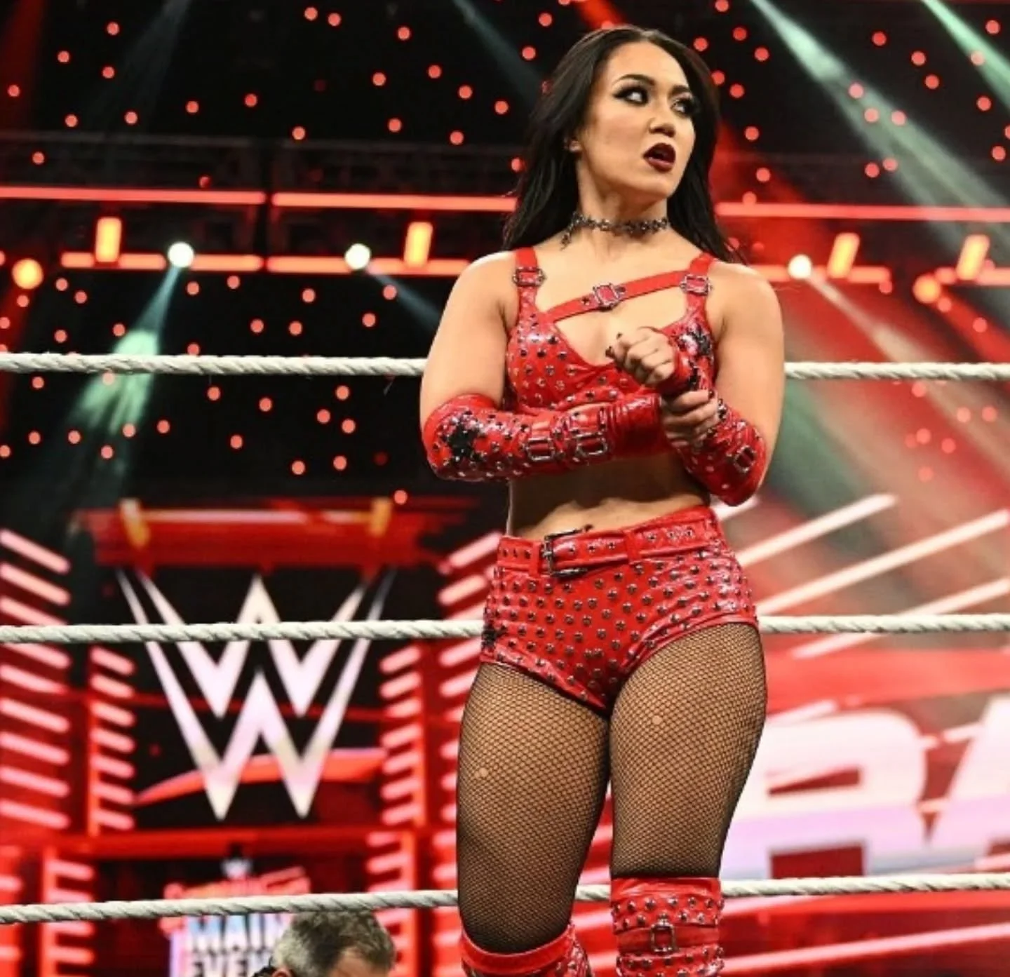 ⭐ @roxanne_wwe 
❤️🖤❤️

#wwe @wwe #roxanneperez #mondaynightraw #womenswrestling #prowrestlinggear #customwrestlinggear #wrestlingear