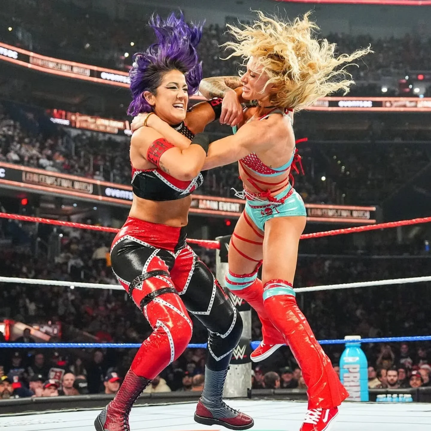 What a night!!! This gear for @itsmebayley may have been made last minute, but it sure looked great out there!

Her original gear got stuck in the mail, so this got made in 24 hrs. Proud of the effort put into it, proud of how it turned out, and prou