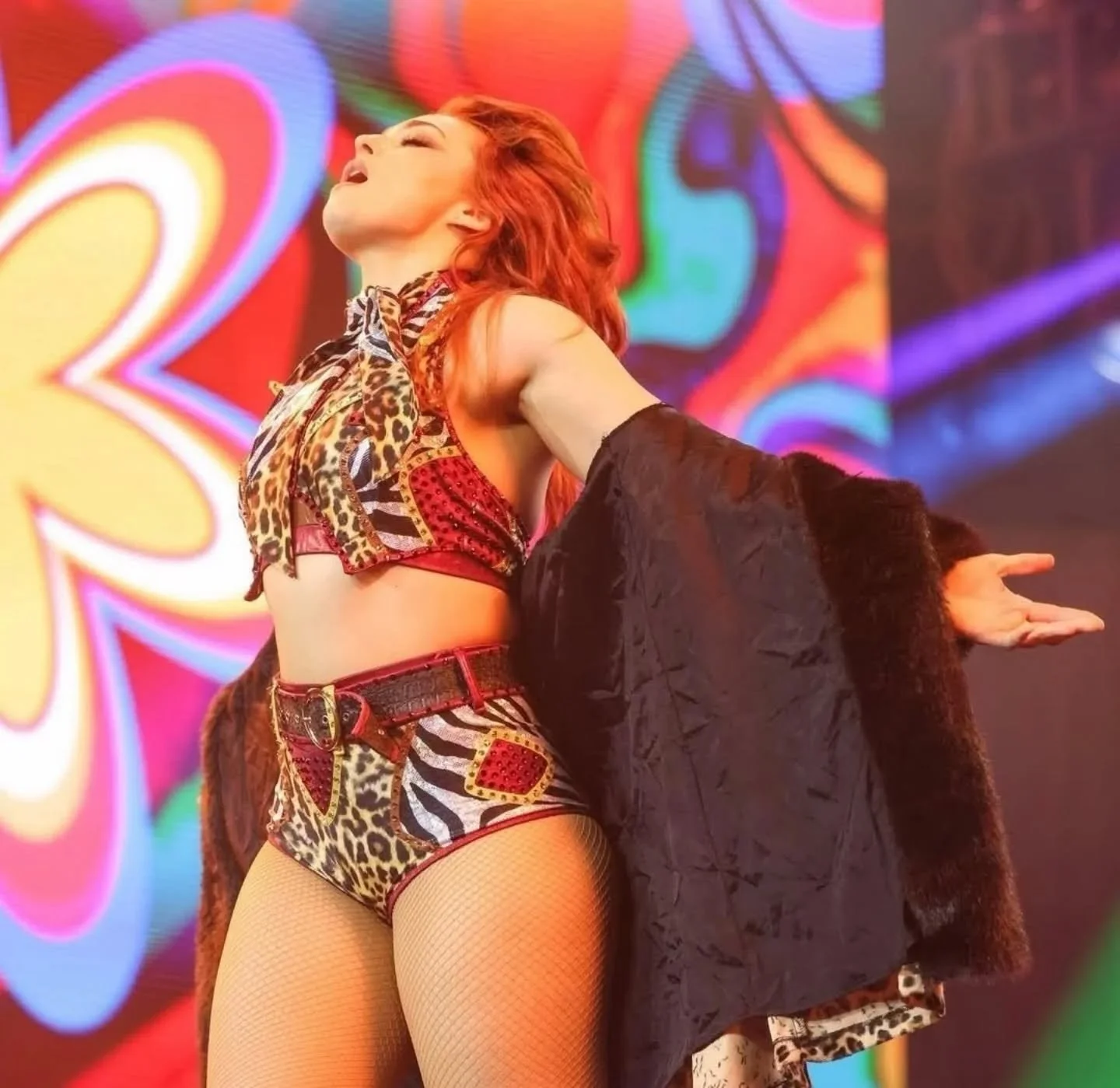 Newest gear for @jamiehayter ! Loved seeing this at AEW World's End!! The mix of prints was perfect!!
❤️🤎💛🤎❤️
 #AEWWorldsEnd #aew #jamiehayter #womenswrestling #prowrestlinggear