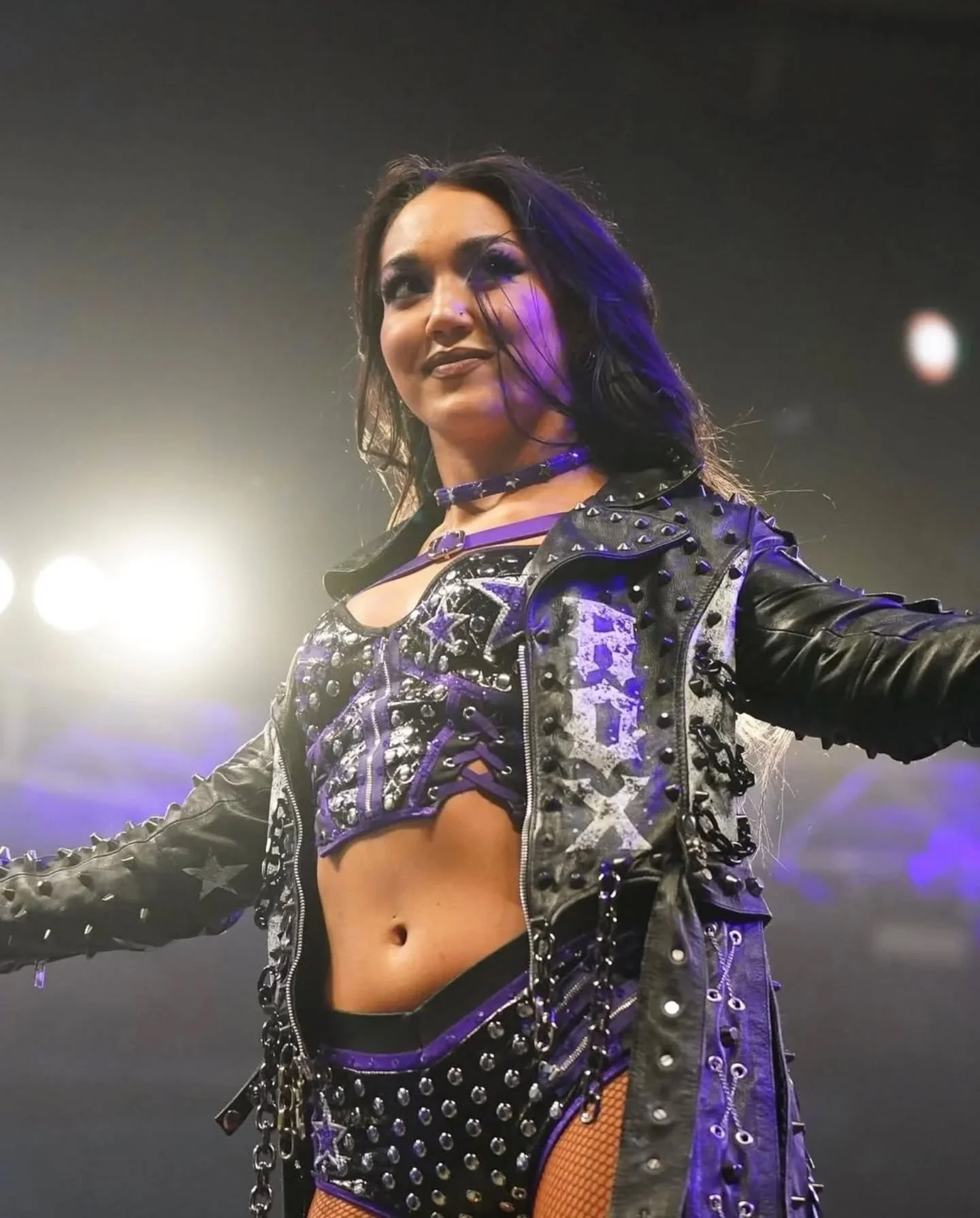 Newest set designed and made for @roxanne_wwe !!
🖤💜🖤
#wwe @wwe #roxanneperez #wweraw
#prowrestlinggear #womenswrestling