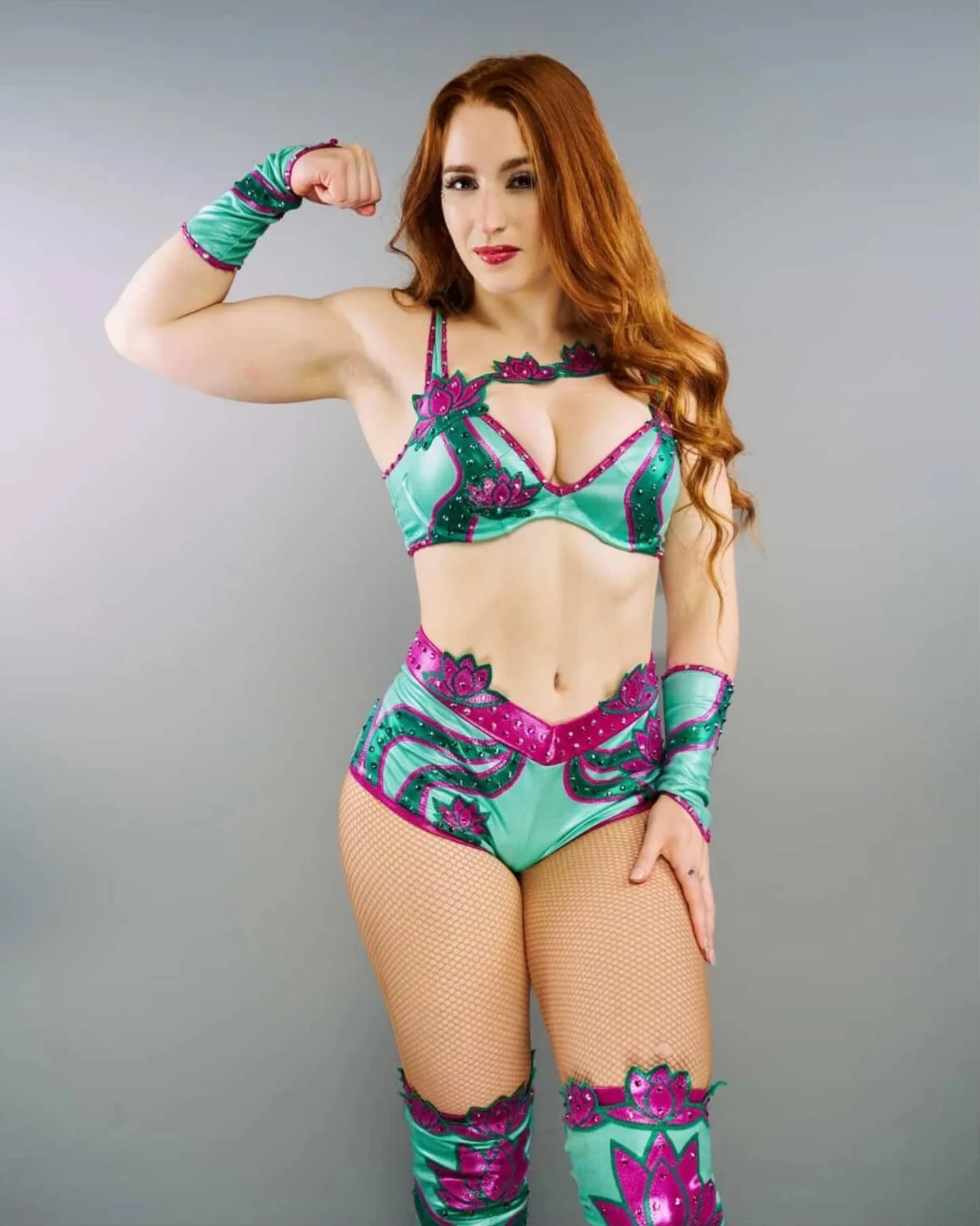 Absolutely stunning! @thenotoriousmimi 
🪷💚🪷
#womenswrestling #prowrestlinggear #customwrestlinggear #wrestlinggear