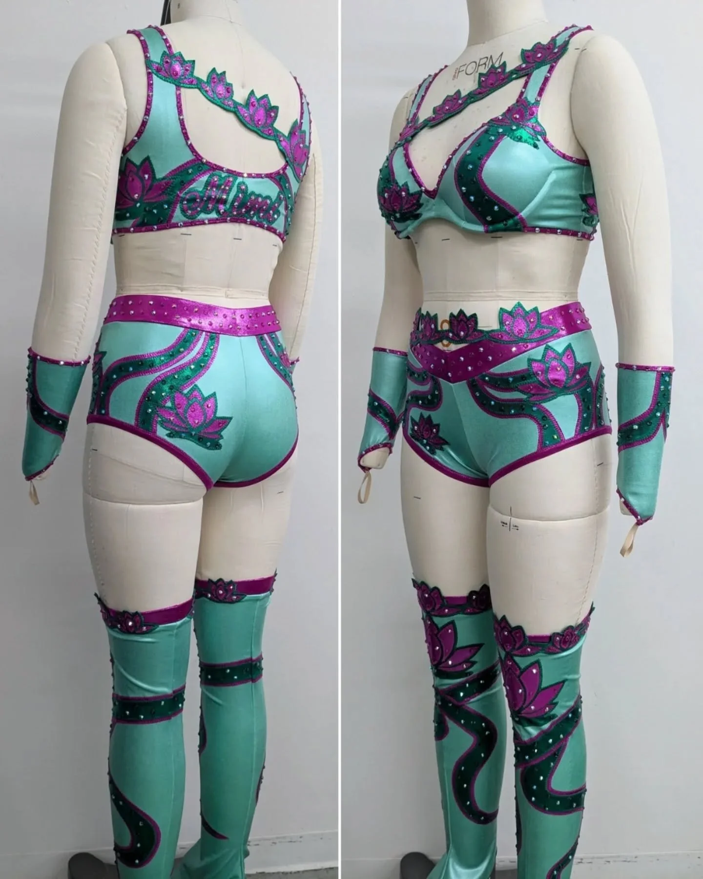 Feeling ready for spring!! 🪷💚🪷 Love this color combo for @thenotoriousmimi 
💕💚💕
#womenswrestling #prowrestlinggear #customwrestlinggear #wrestlinggear #notoriousmimi